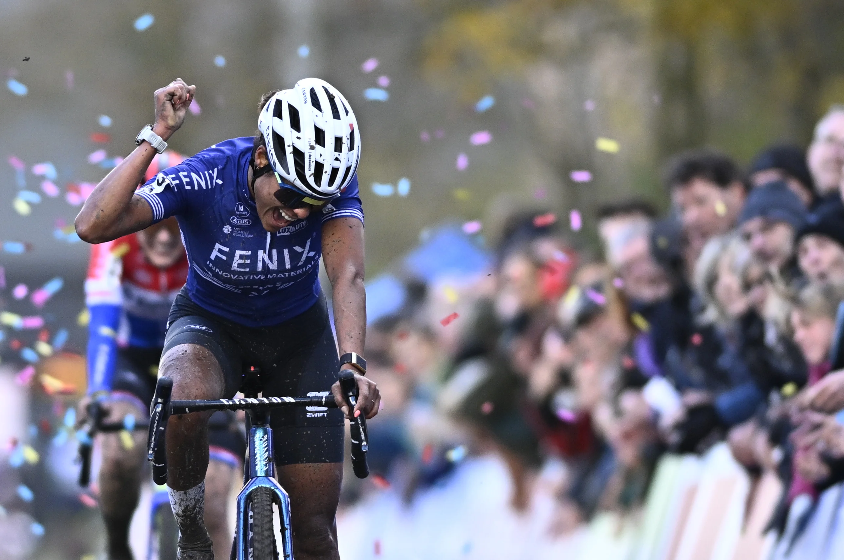 Dutch Ceylin Del Carmen Alvarado celebrates as she crosses the finish line to win the women elite race of the 'Flandriencross' cyclocross cycling event, stage 3/8 in the 'X20 Badkamers Trofee' competition, Sunday 17 November 2024 in Hamme. BELGA PHOTO JASPER JACOBS