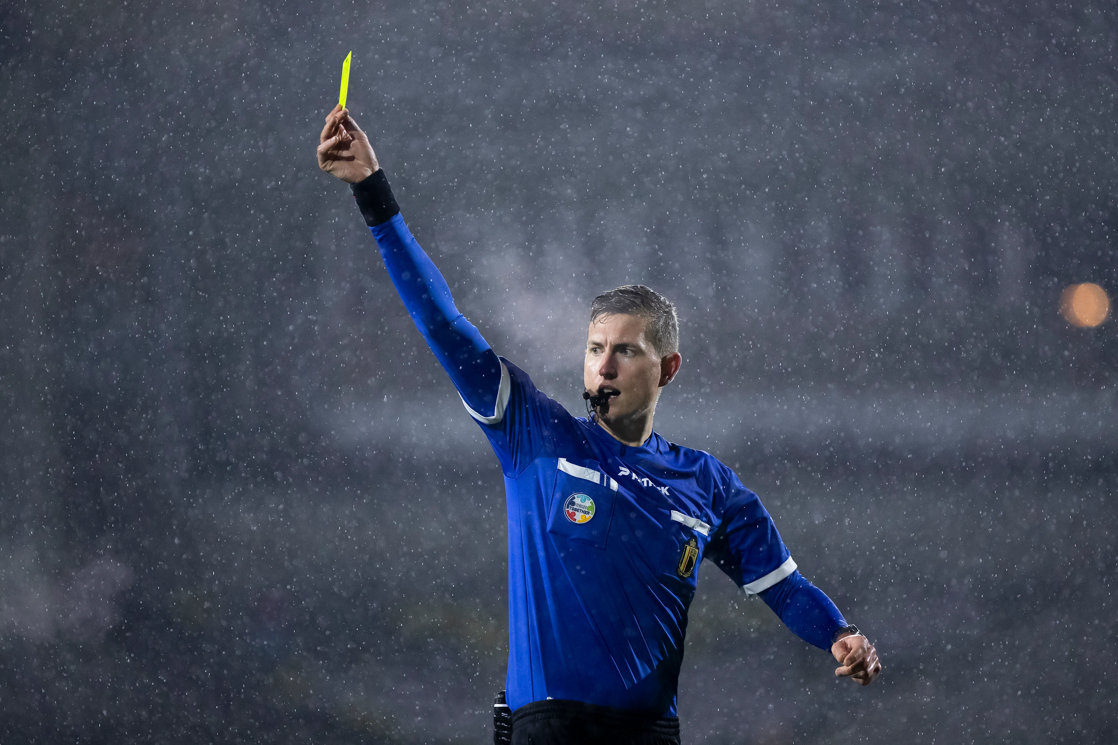 Referee Arthur Denil pictured during a soccer match between Lierse SK and Lommel SK, Sunday 22 December 2024 in Lier, on day 16 of the 2024-2025 'Challenger Pro League' 1B second division of the Belgian championship. BELGA PHOTO KRISTOF VAN ACCOM