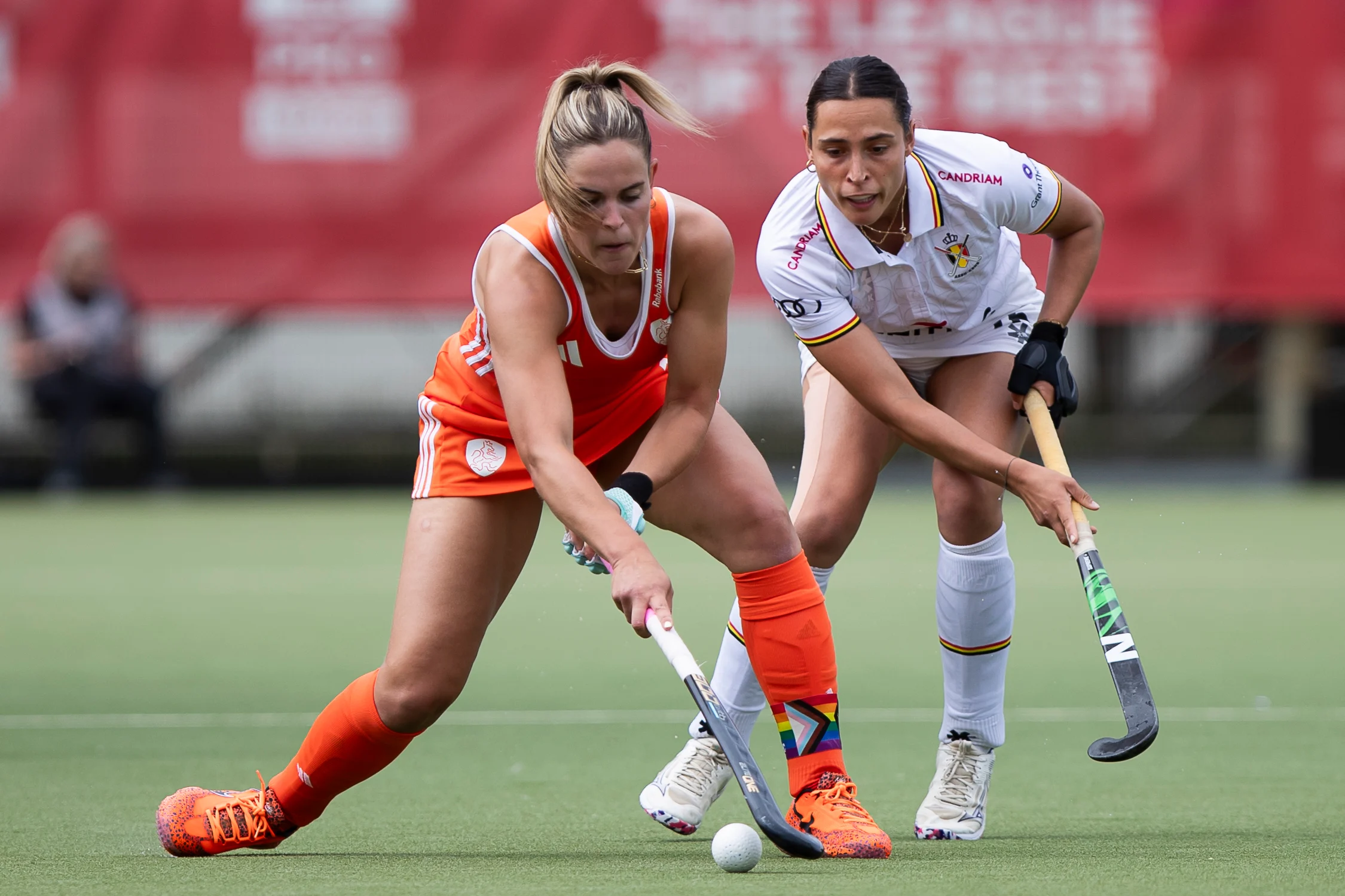 Netherlands' Pien Sanders and Belgium's Lien Hillewaert pictured during a hockey game between Belgian national team Red Panthers and The Netherlands, match 15/16 in the group stage of the 2025 women's FIH Pro League, Saturday 28 June 2025 in Antwerp. BELGA PHOTO KRISTOF VAN ACCOM