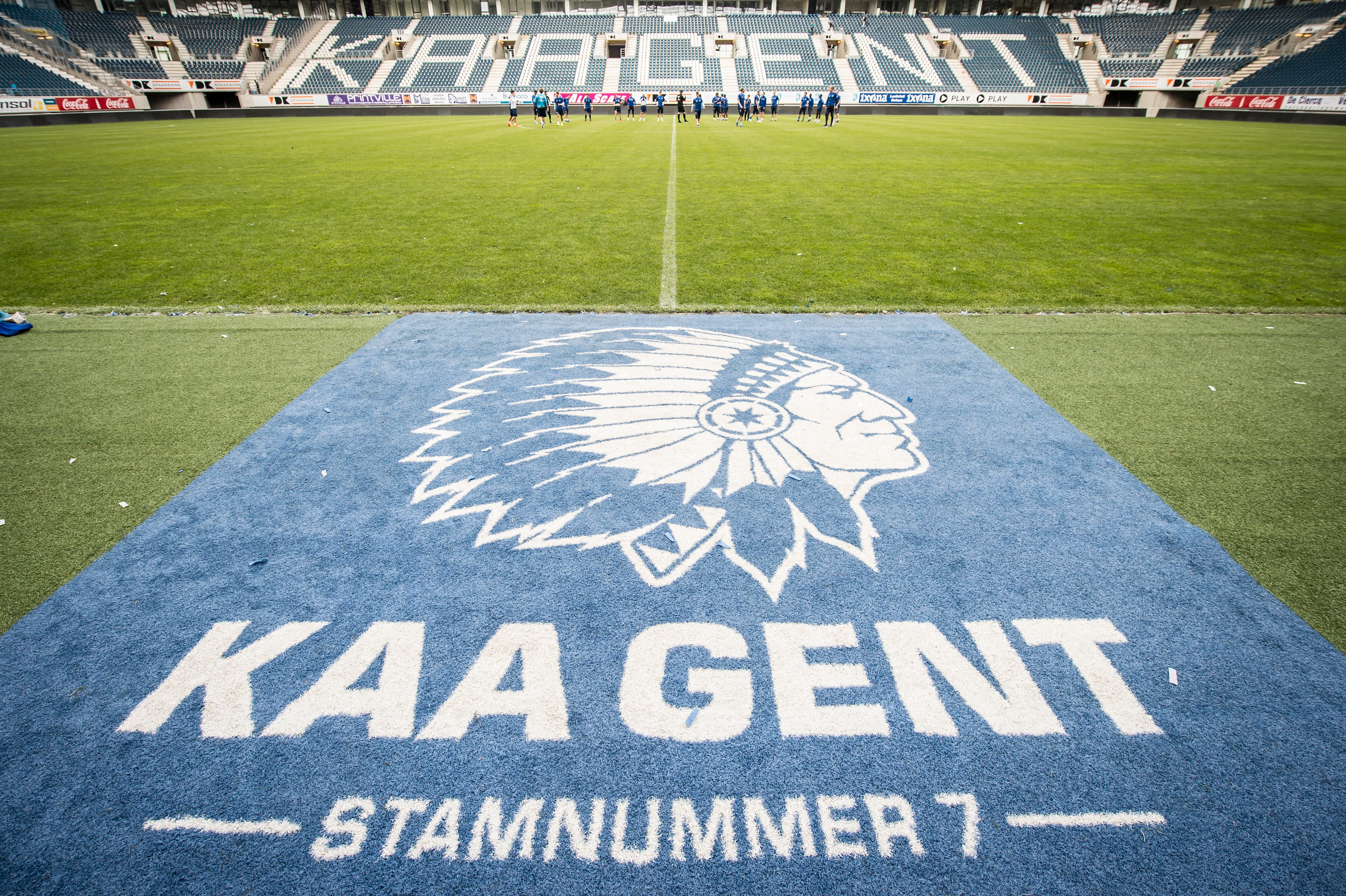 20150522 - GENT, BELGIUM: Illustration picture shows Gent's logo on the field during a training session at the Ghelamco Arena as KAA Gent became champion for the first time after winning Yesterday the Jupiler Pro League match between KAA Gent and Standard de Liege, Friday 22 May 2015 in Gent, on the ninth day of the Play-off 1. BELGA PHOTO JASPER JACOBS