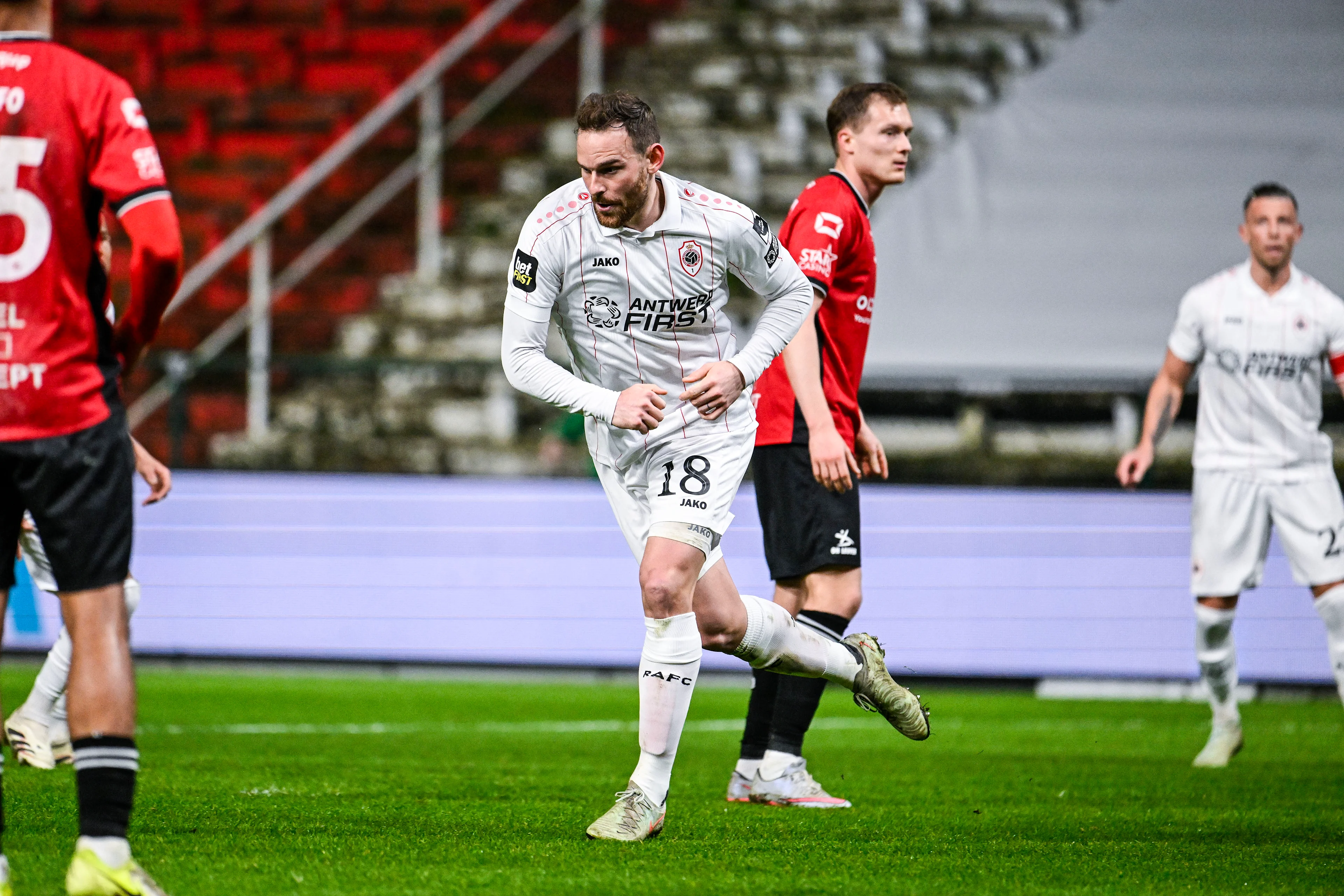 Antwerp's Vincent Janssen celebrates after scoring during a soccer match between Royal Antwerp FC and Oud-Heverlee Leuven, Saturday 22 February 2025 in Antwerp, on day 27 of the 2024-2025 season of the 'Jupiler Pro League' first division of the Belgian championship. BELGA PHOTO TOM GOYVAERTS