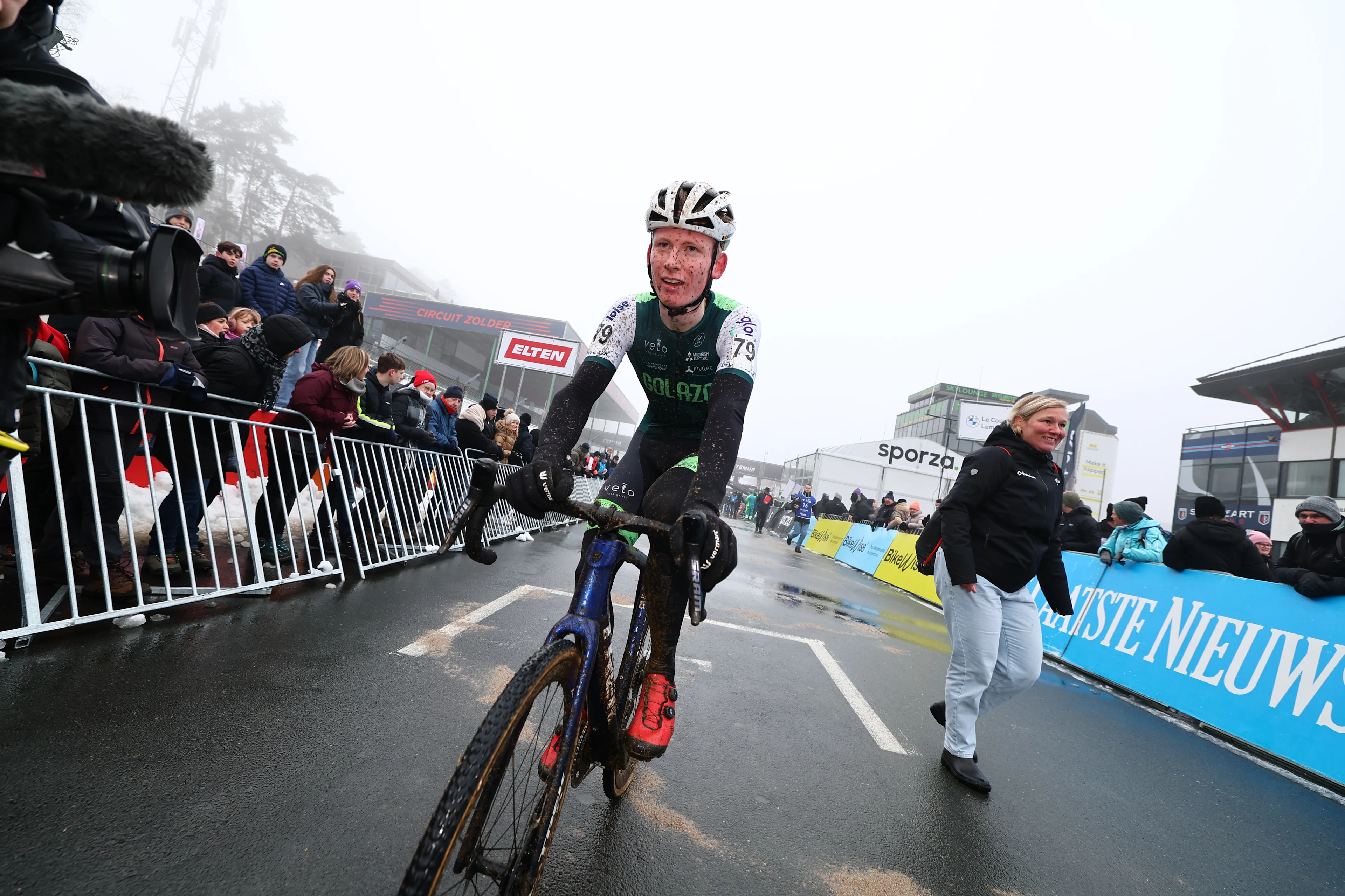 Belgian Seppe Van den Boer celebrates after winning the juniors men race of the Belgian Championships cyclocross (11-12/01) on Saturday 11 January 2025 in Heusden-Zolder. BELGA PHOTO DAVID PINTENS