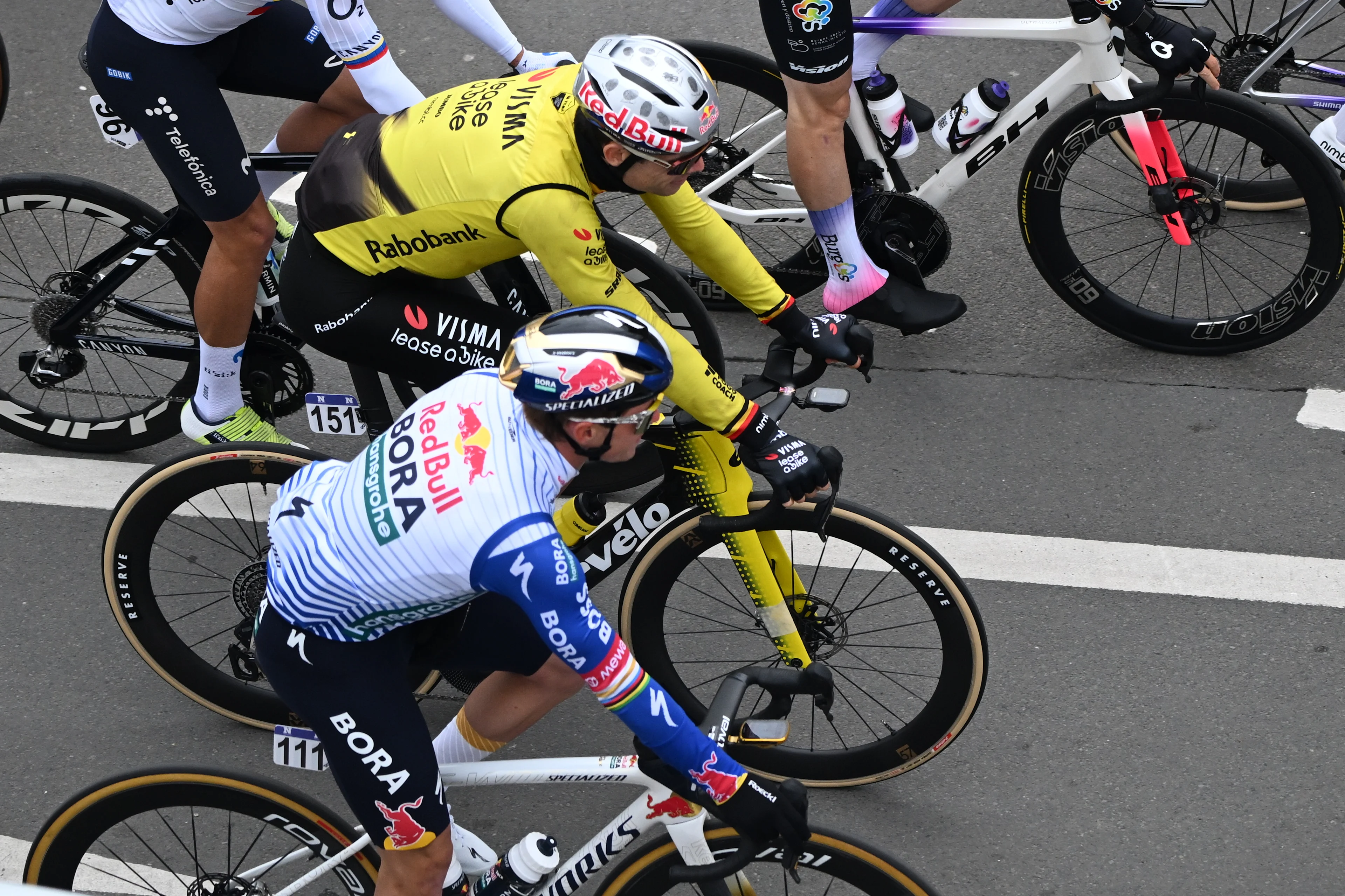 Belgian Remco Evenepoel of Red Bull-BORA-hansgrohe and Belgian Wout van Aert of Team Visma-Lease a Bike pictured at the start of the men's race of the 'Ronde van Vlaanderen/ Tour des Flandres/ Tour of Flanders' UCI WorldTour one day cycling race, 278 km from Antwerp to Oudenaarde, Sunday 05 April 2026. BELGA PHOTO ELIAS ROM