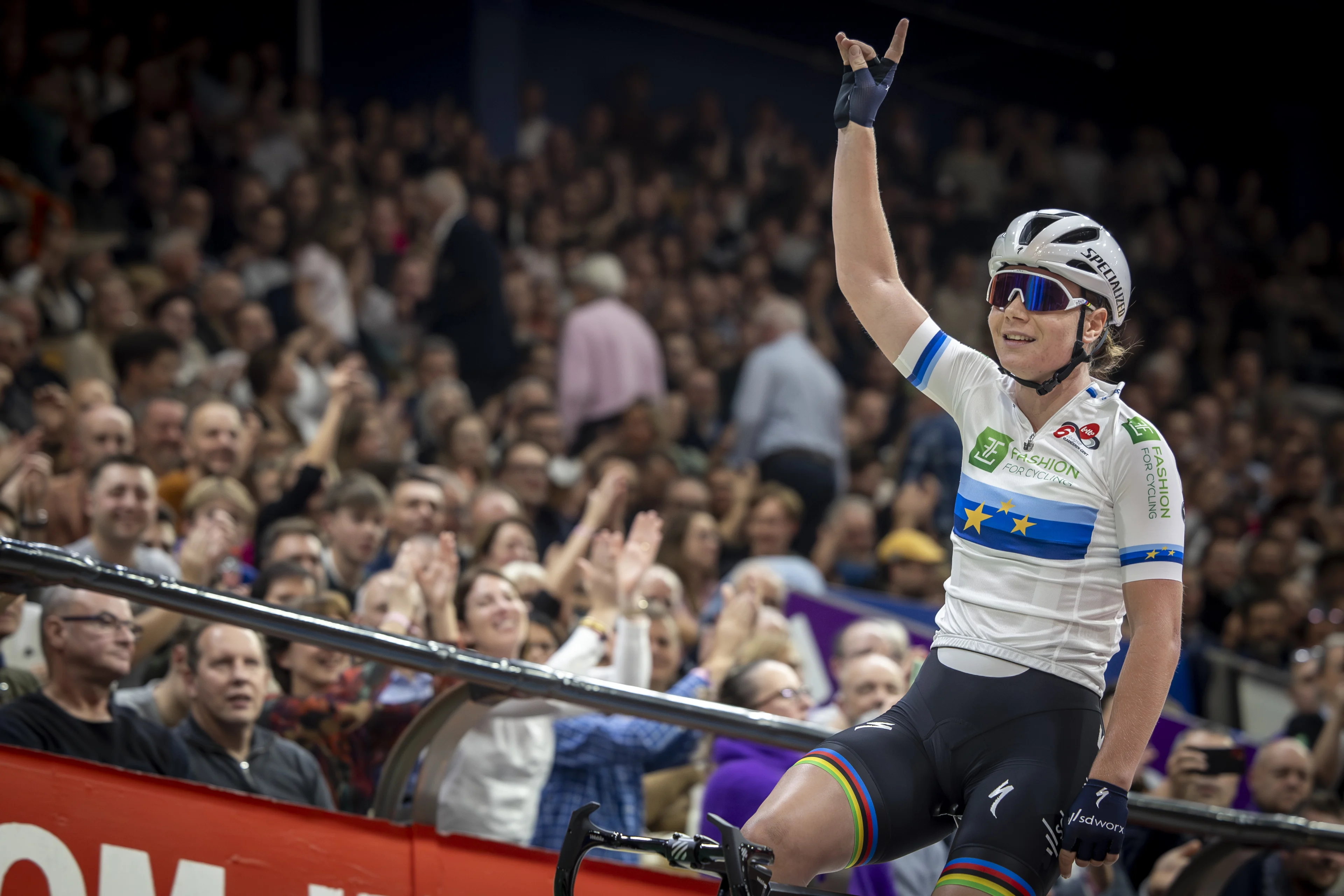 Belgian Lotte Kopecky pictured during day four of the Zesdaagse Vlaanderen-Gent six-day indoor track cycling event at the indoor cycling arena 't Kuipke, Friday 15 November 2024, in Gent. BELGA PHOTO DAVID PINTENS