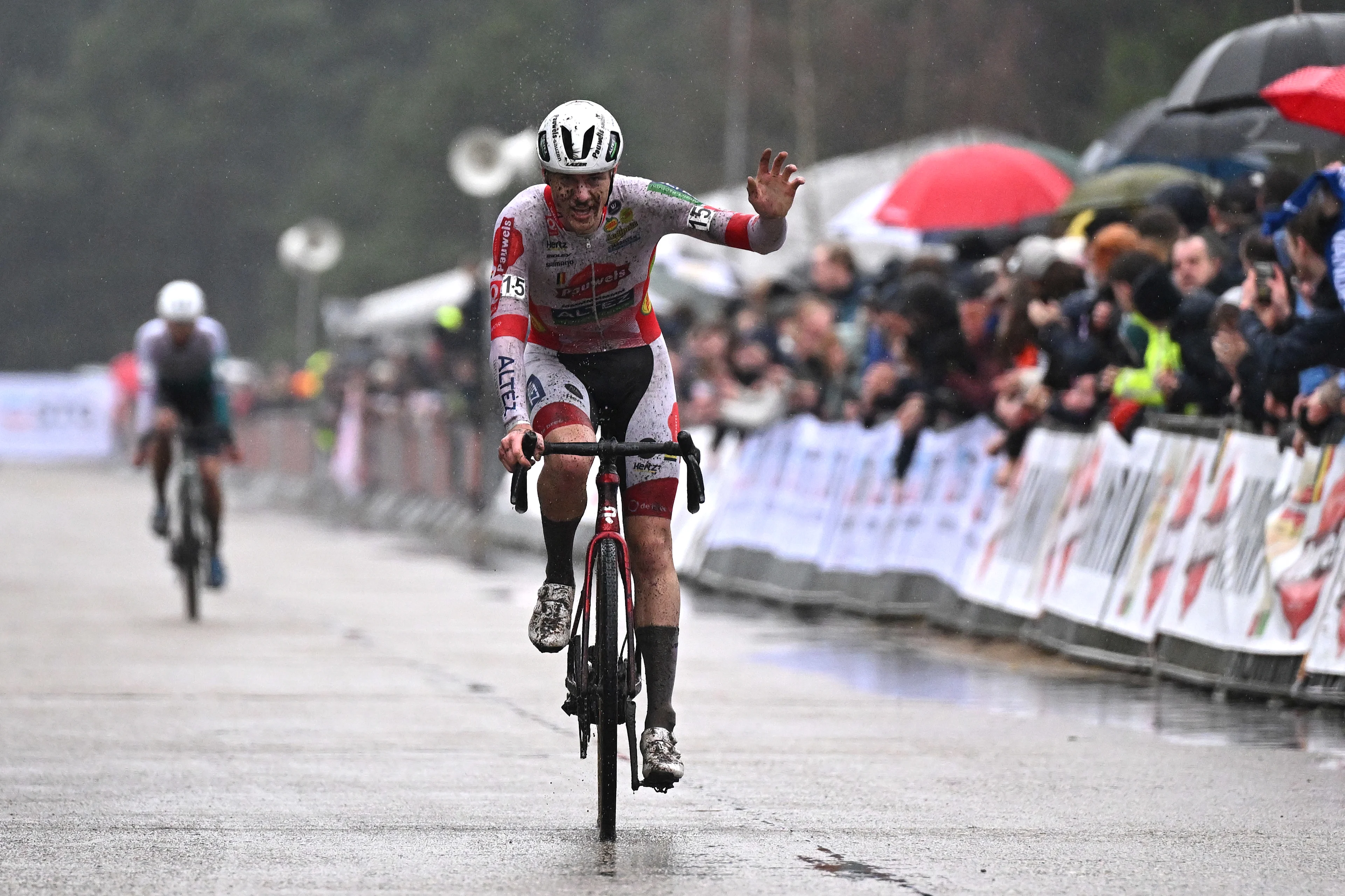 Belgian Yordi Corsus as he arrives at the men's elite race at the 'Sluitingsprijs Oostmalle' cyclocross race, Sunday 22 February 2026, in Oostmalle, the last race of the 2025-2026 cyclocross season. BELGA PHOTO LUC CLAESSEN