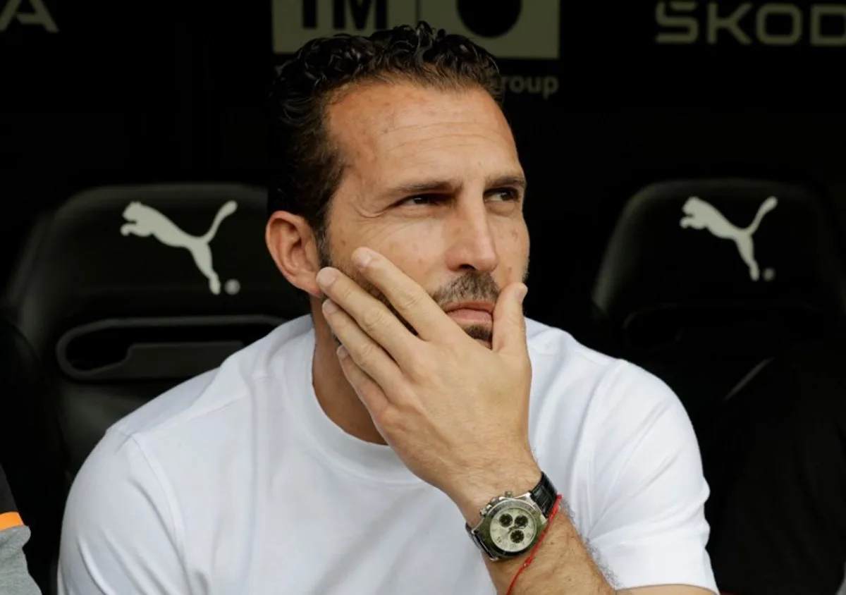 Valencia's Spanish coach Ruben Baraja looks on before the start of the Spanish League football match between Valencia CF and Girona FC at the Mestalla stadium in Valencia on May 19, 2024.  JAIME REINA / AFP