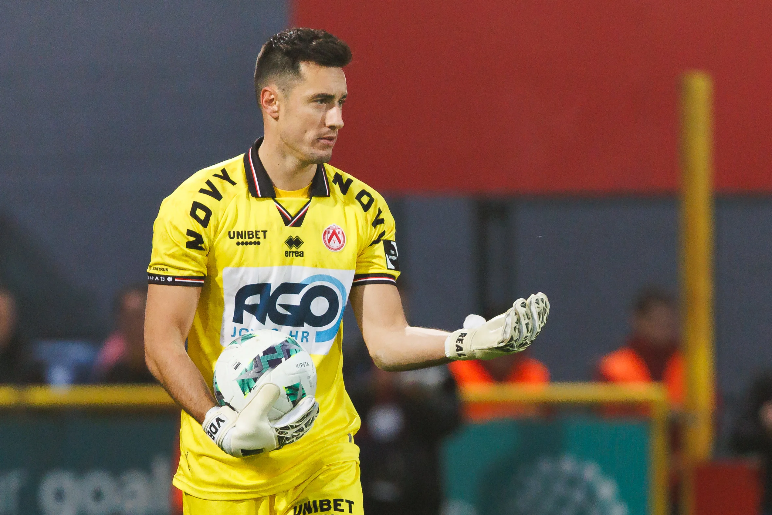 Kortrijk's goalkeeper Tom Vandenberghe pictured during a soccer match between KV Kortrijk and Royal Antwerp FC, Saturday 09 November 2024 in Kortrijk, on day 14 of the 2024-2025 season of the 'Jupiler Pro League' first division of the Belgian championship. BELGA PHOTO KURT DESPLENTER