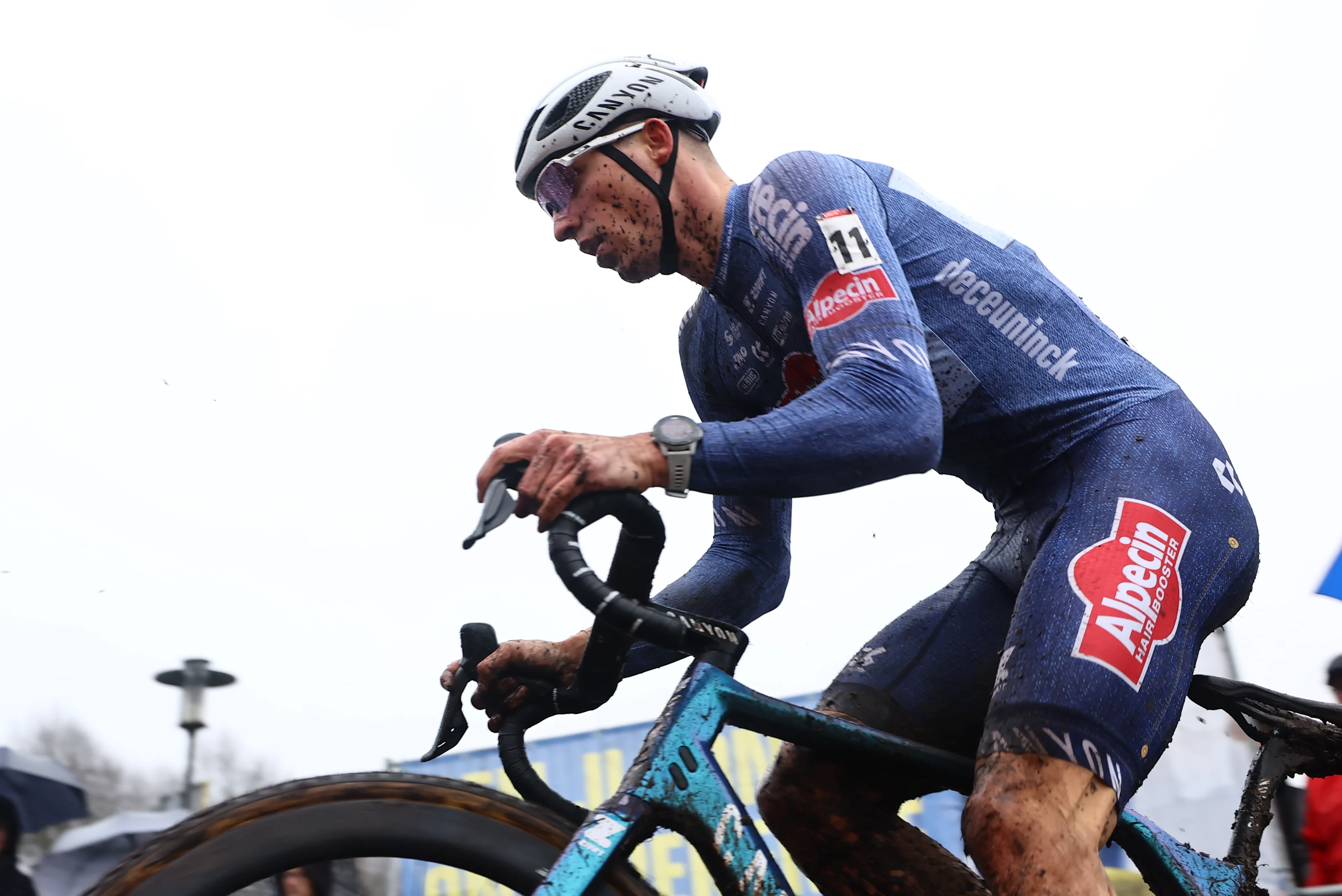 Belgian Niels Vandeputte pictured in action during the men's elite race of the World Cup cyclocross cycling event in Hulst, the Netherlands, stage 5 (out of 12) of the UCI World Cup cyclocross competition, Saturday 21 December 2024. BELGA PHOTO DAVID PINTENS