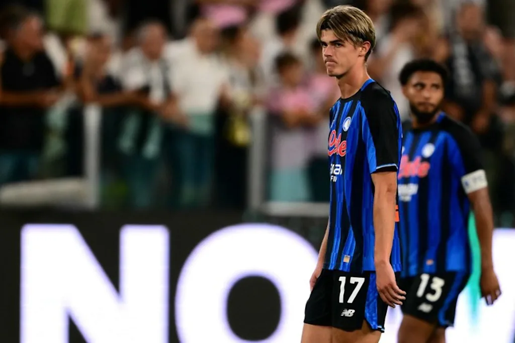 Atalanta's Belgian forward #17 Charles De Ketelaere react at the end of the Italian Serie A football match between Juventus and Atalanta at the Allianz stadium in Turin, on September 20, 2026. Juventus wins 2 - 0 against Atalanta. Marco Bertorello / AFP
