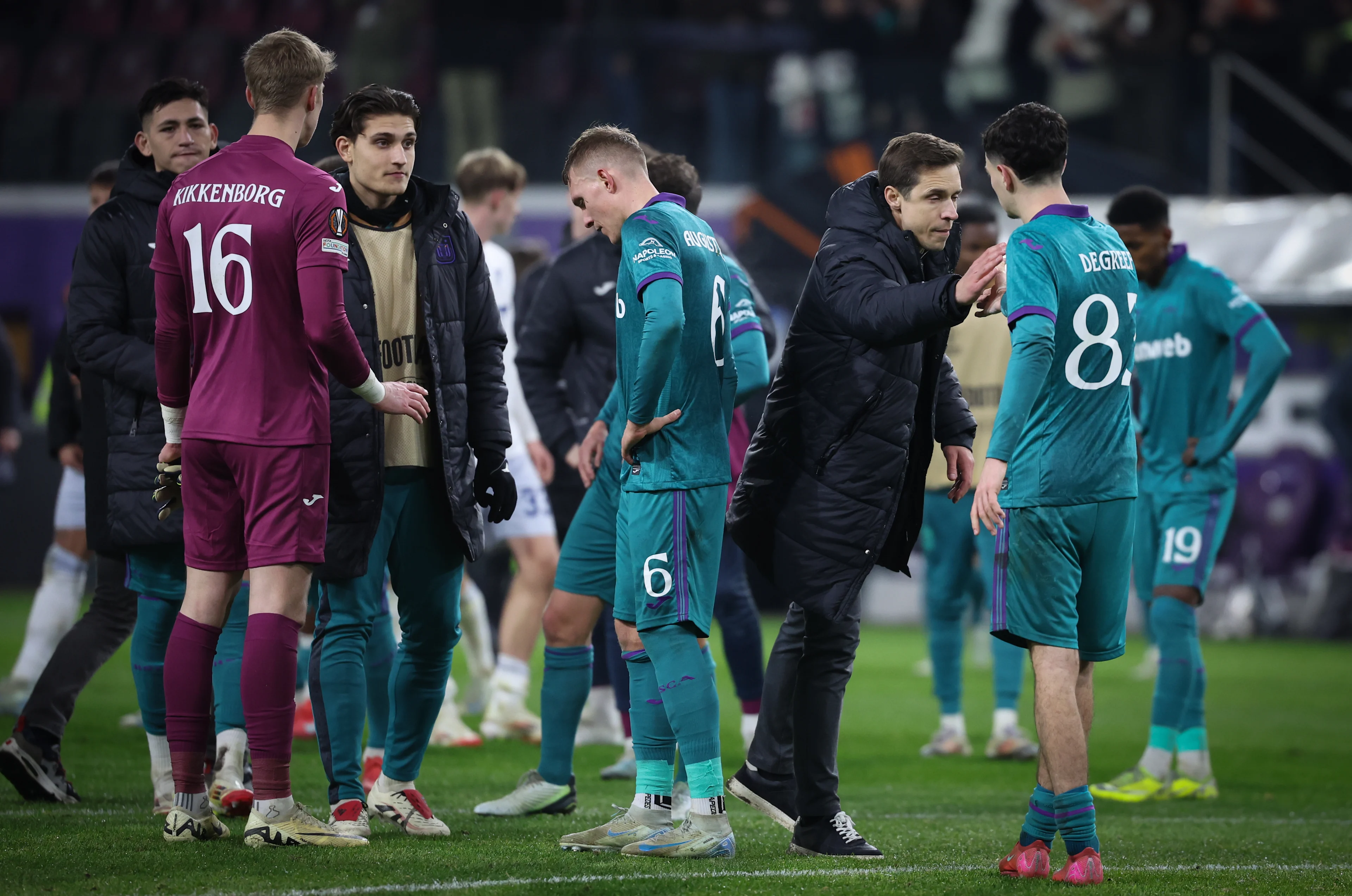 Anderlecht's head coach David Hubert and Anderlecht's Tristan Degreef pictured after a soccer game between Belgian soccer team RSC Anderlecht and German Hoffenheim, Thursday 30 January 2025 in Brussels, on day 8/8 of the group stage of the UEFA Europa League tournament. BELGA PHOTO VIRGINIE LEFOUR