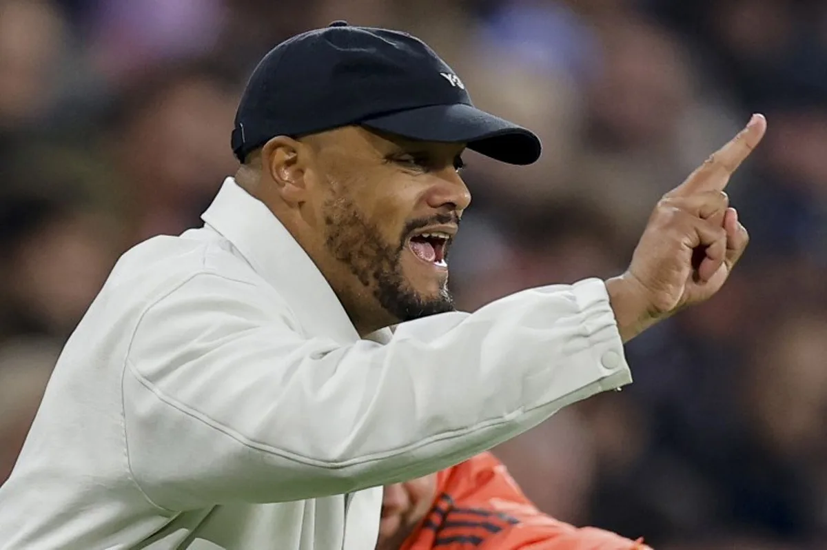 Bayern Munich's Belgian head coach Vincent Kompany reacts from the sidelines during the German first division Bundesliga football match FC Bayern Munich vs BVB Borussia Dortmund, in Munich, southern Germany on October 18, 2025. Alexandra BEIER / AFP