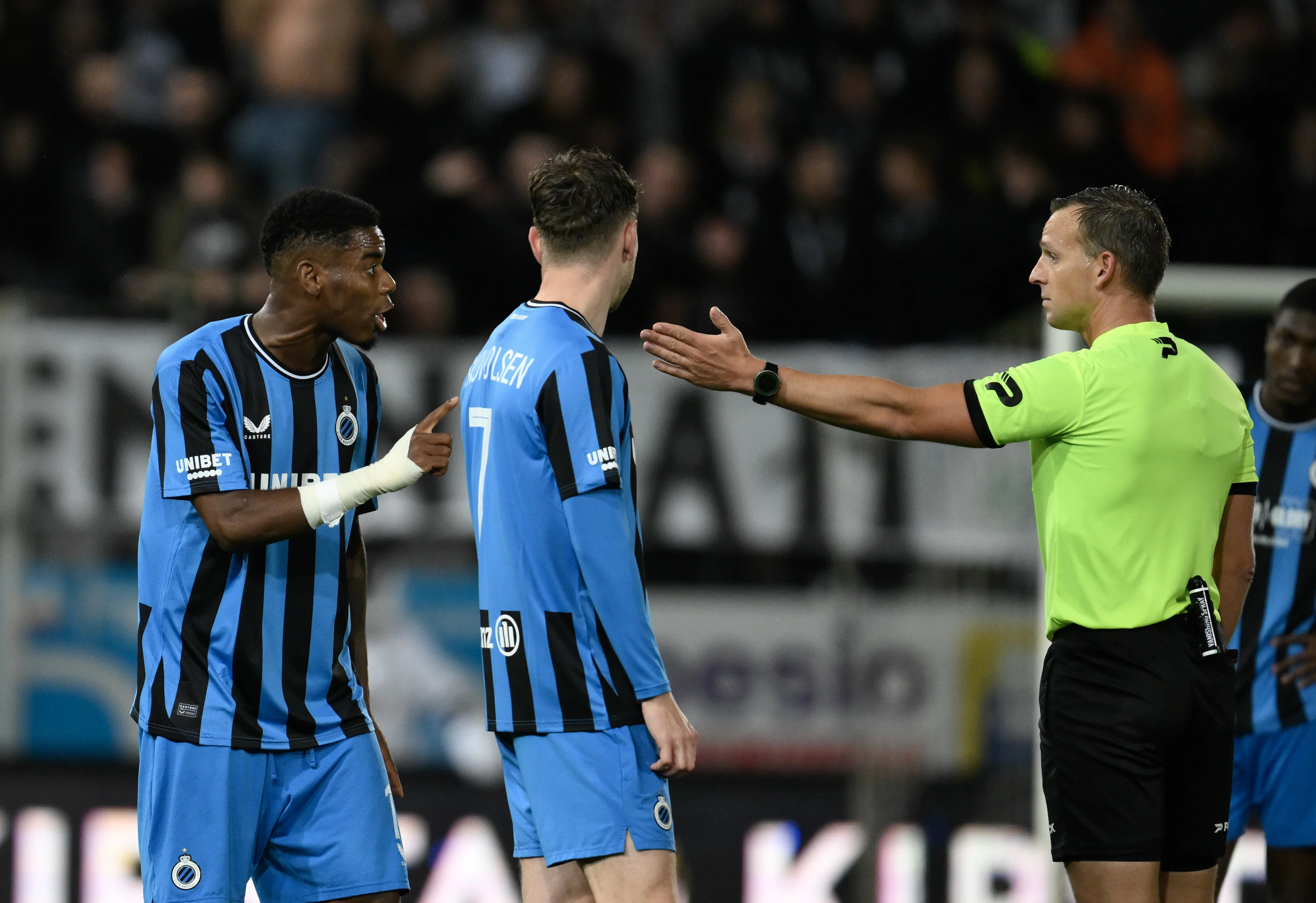 Club's Raphael Onyedika receives a red card from the referee during a soccer match between Sporting Charleroi and Club Brugge KV, Friday 27 September 2024 in Charleroi, on day 9 of the 2024-2025 season of the 'Jupiler Pro League' first division of the Belgian championship. BELGA PHOTO JOHN THYS