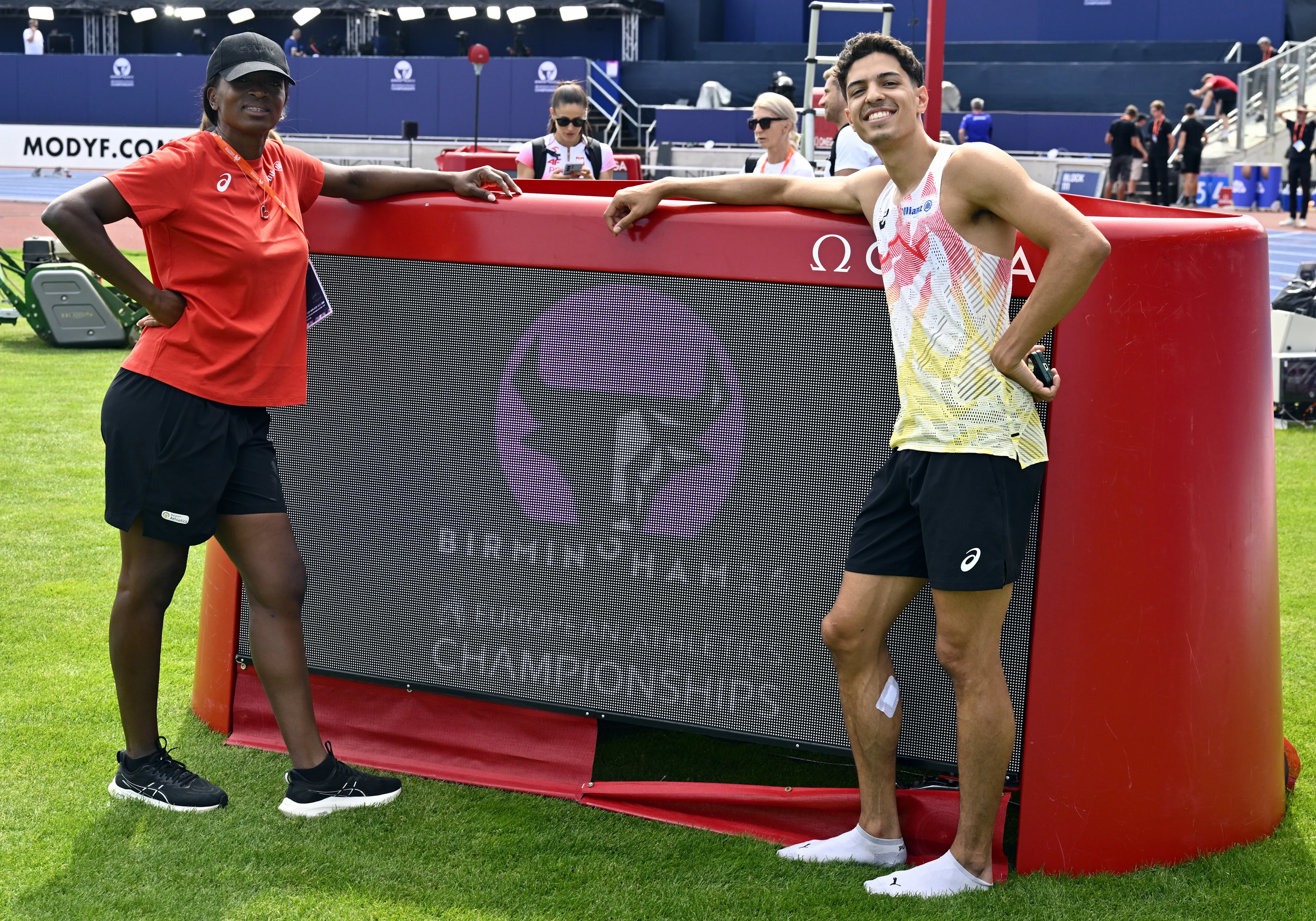 Belgian athletics coach Carole Kaboud Me Bam and Belgian Jonathan Sacoor pictured during a training session in preparation of the European Athletics Championships (August 10�18), in Birmingham, United Kingdom, on Sunday 09 August 2026. BELGA PHOTO ERIC LALMAND