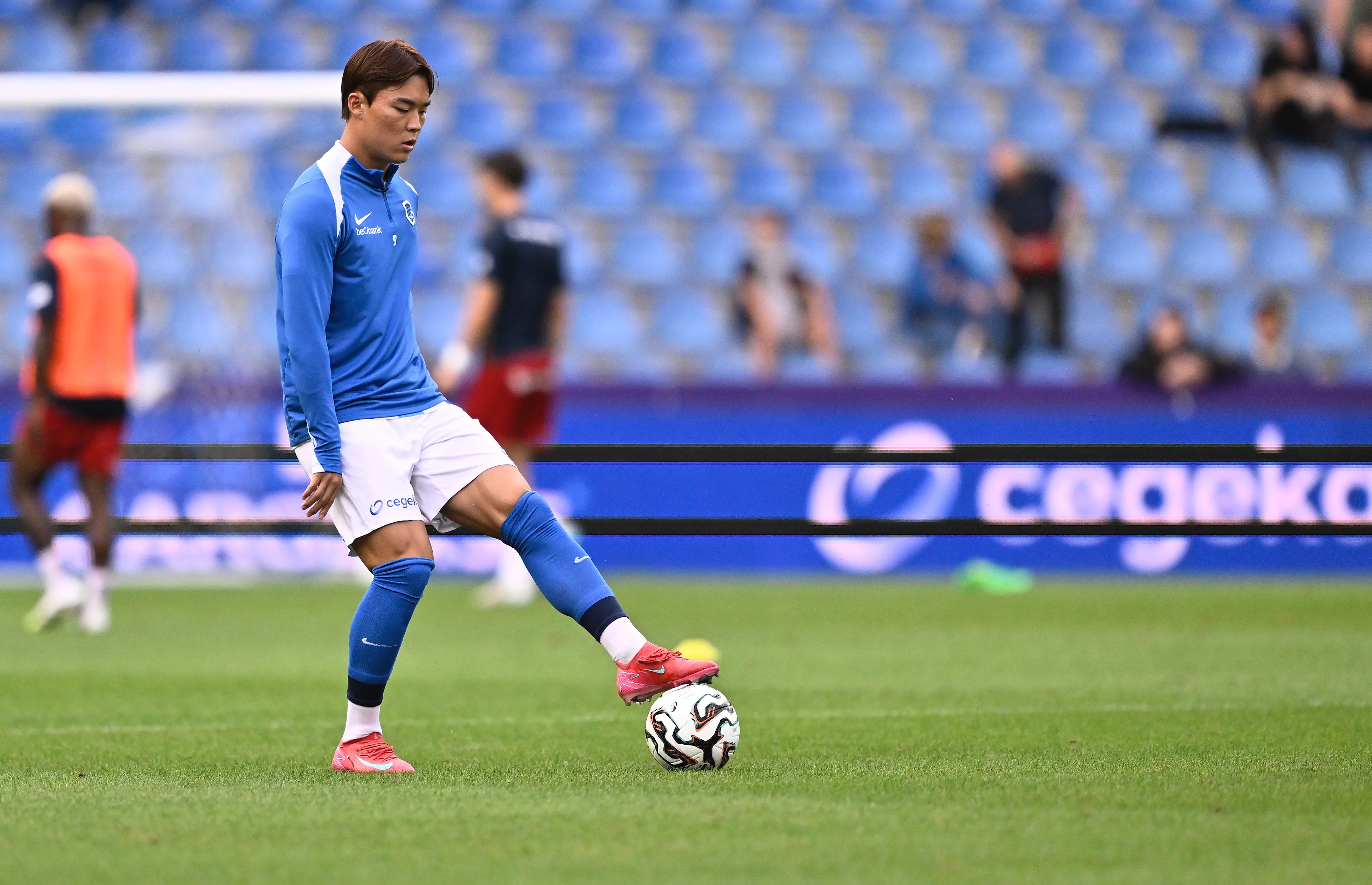 Genk's Hyeon-Gyu Oh pictured before a soccer match between KRC Genk and Zulte Waregem, Sunday 31 August 2025 in Genk, on day 6 of the 2025-2026 'Jupiler Pro League' first division of the Belgian championship. BELGA PHOTO JOHAN EYCKENS
