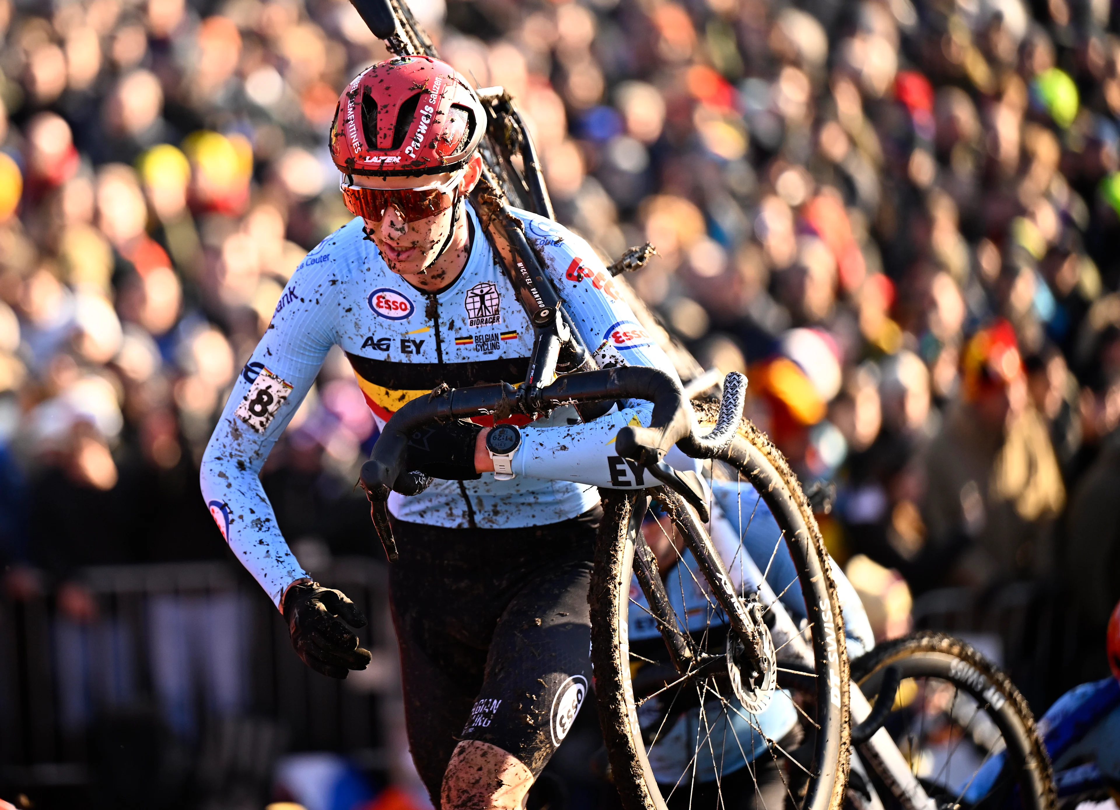 Belgian Michael Vanthourenhout pictured in action during the elite men competition of the UCI cyclocross World Championship, in Lievin, France, Sunday 02 February 2025. The world championships are taking place from 31 January until 02 February. BELGA PHOTO JASPER JACOBS