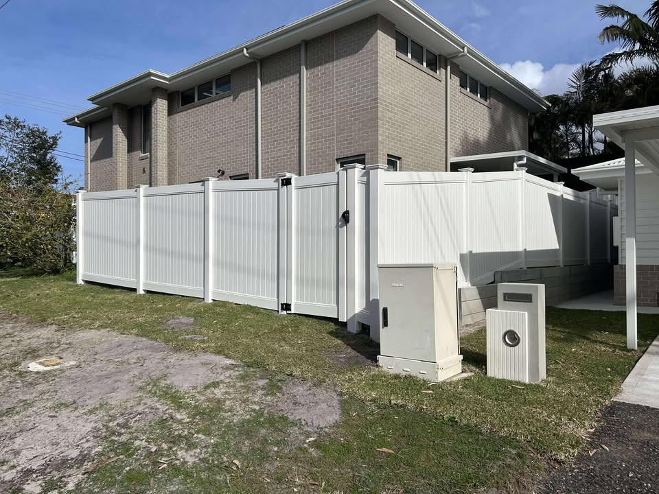 Castle PVC Fence and Gates Installation in Shelly Beach
