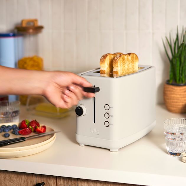 bella PRO 2 Slice Toaster - Extra-Wide Slots & Digital Browning
