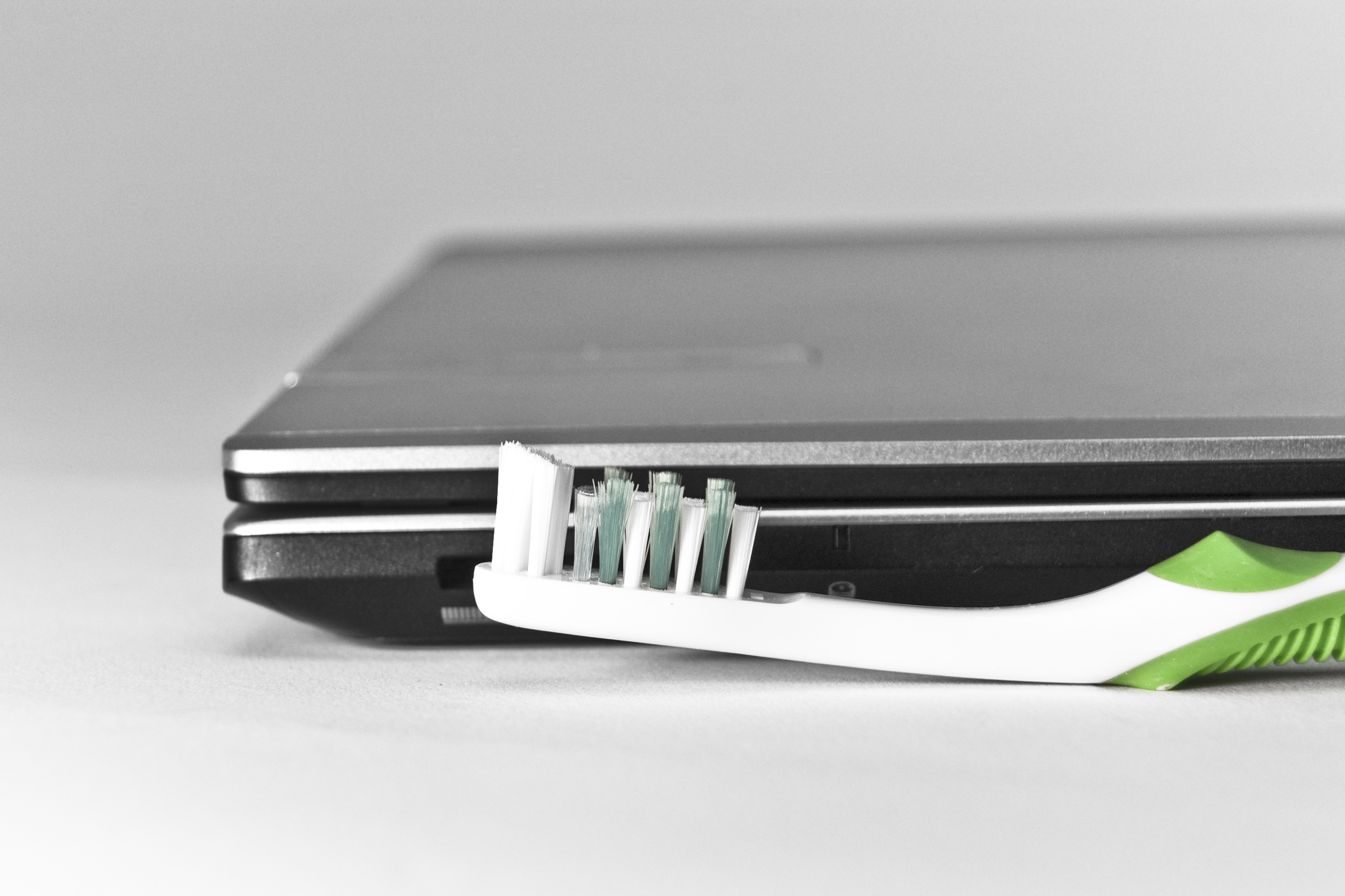 Intel's 32nm transistor technology allowed the company to put Intel Core processors in ultra-thin portables. They had previously only been available in desktops. 