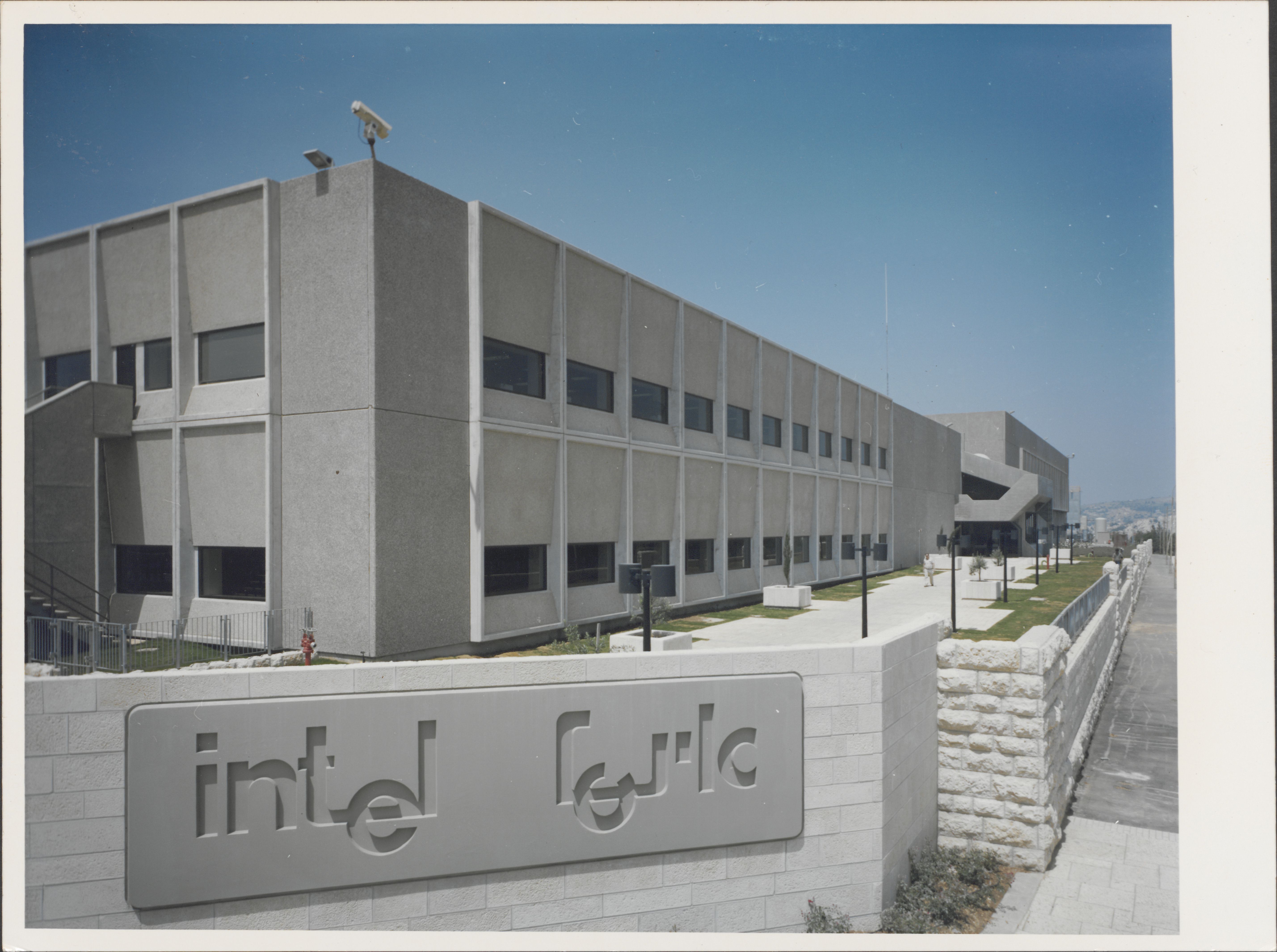 Intel Israel and the Beginning of Worldwide Fabrication