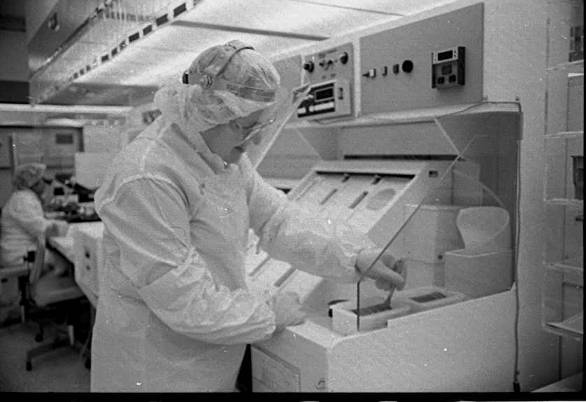 The 286 continued to be used in PCs well into the 1990s, keeping fab workers very busy. 