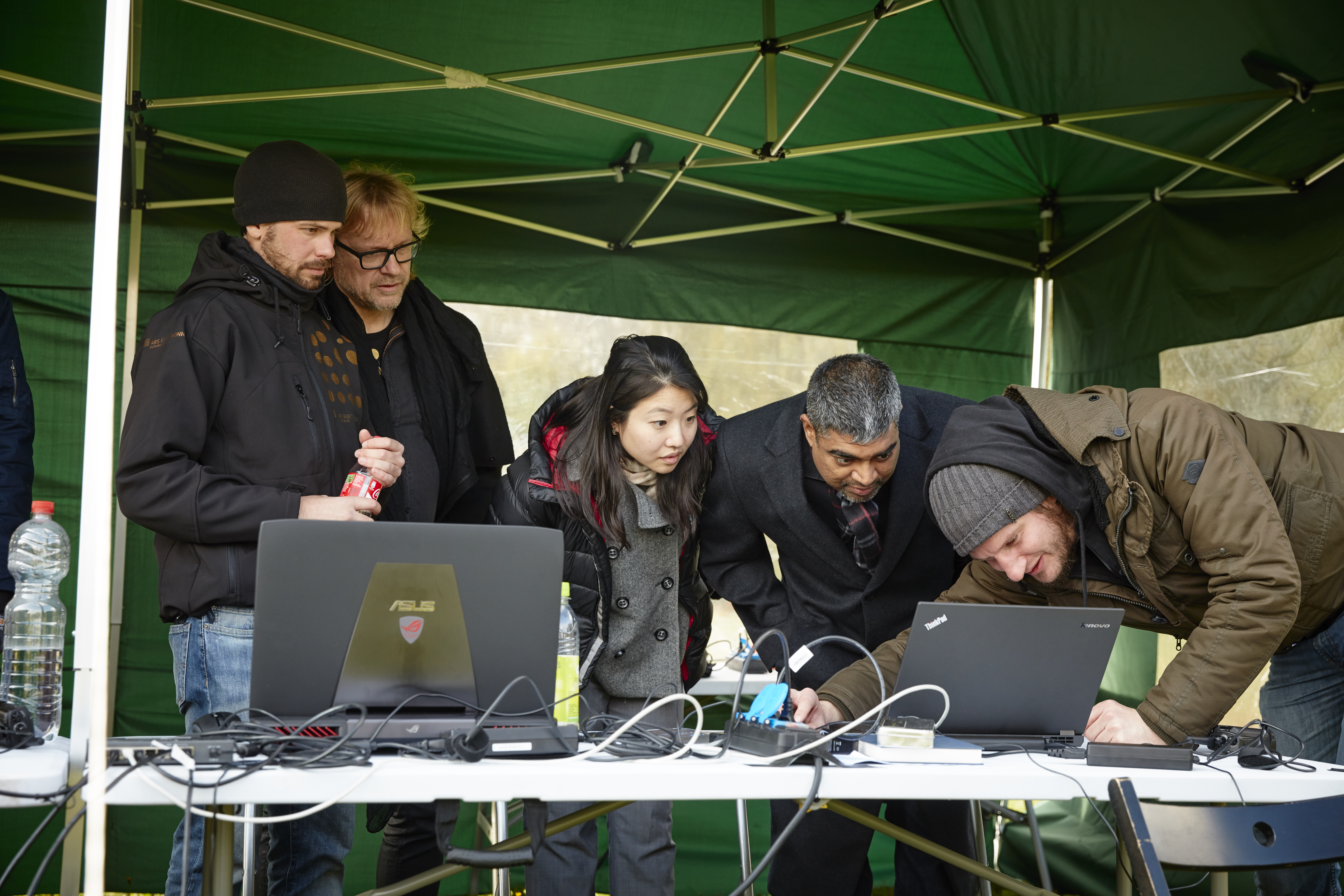The elaborate combination of music and light and flight was the result of months of effort by Intel engineers and Ars Electronica FutureLab digital artists. Their sky-filling artwork was run by Intel-powered PCs and was accompanied by an orchestra on the ground.