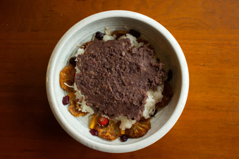 Ba bao fan with red bean paste