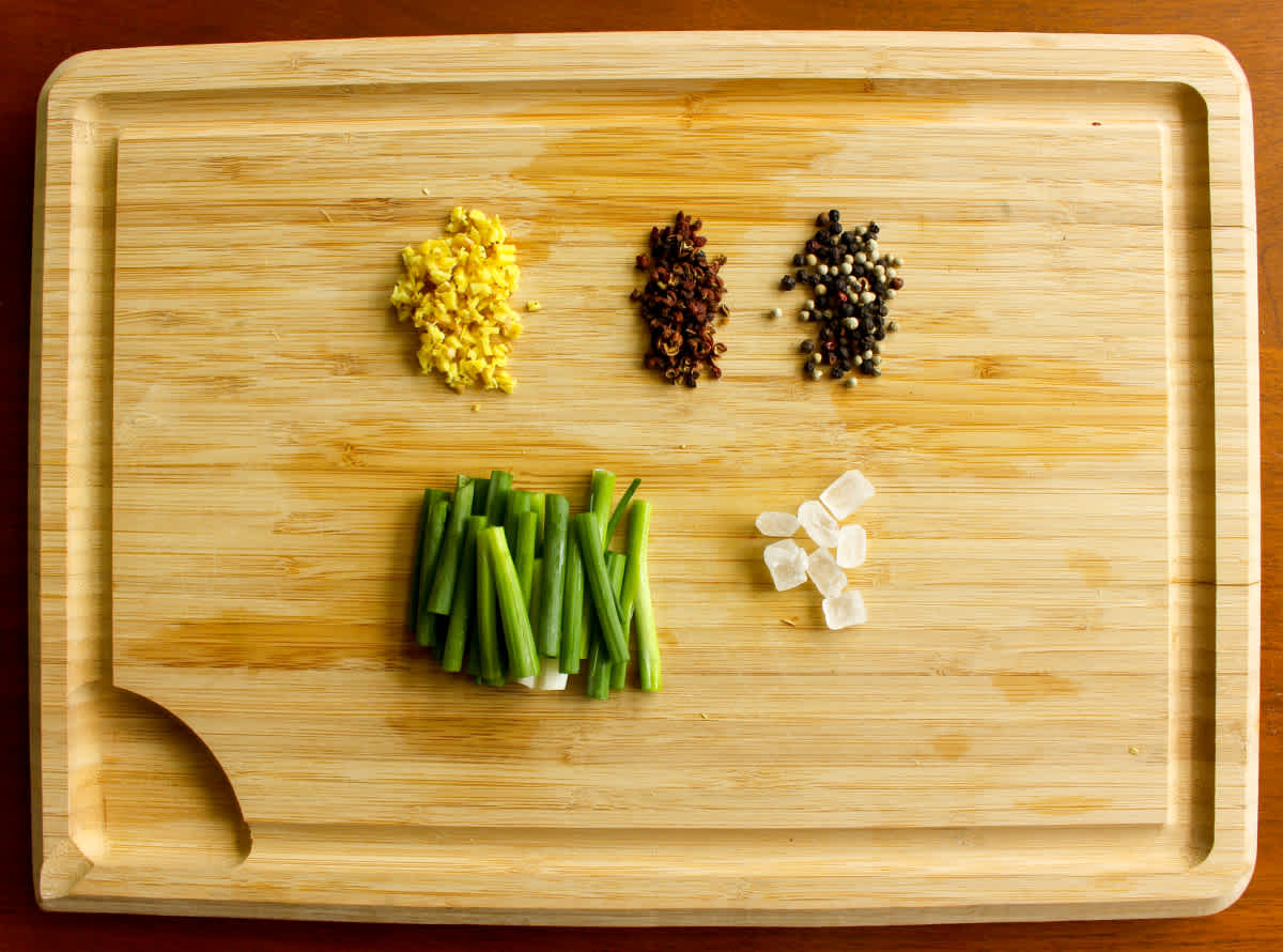 Wood ear mushroom ingredients