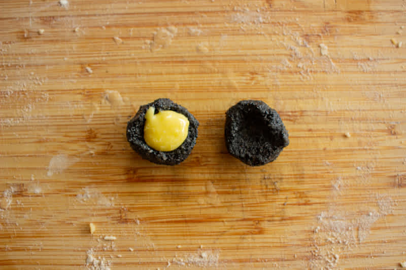 Black sesame and lemon curd
