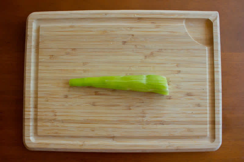 Peeled Chinese lettuce root