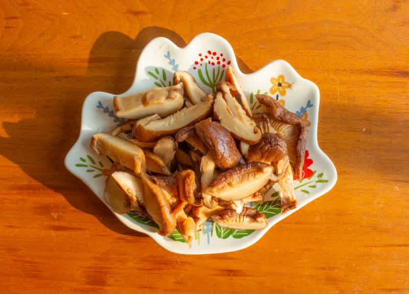 sliced shiitake mushrooms