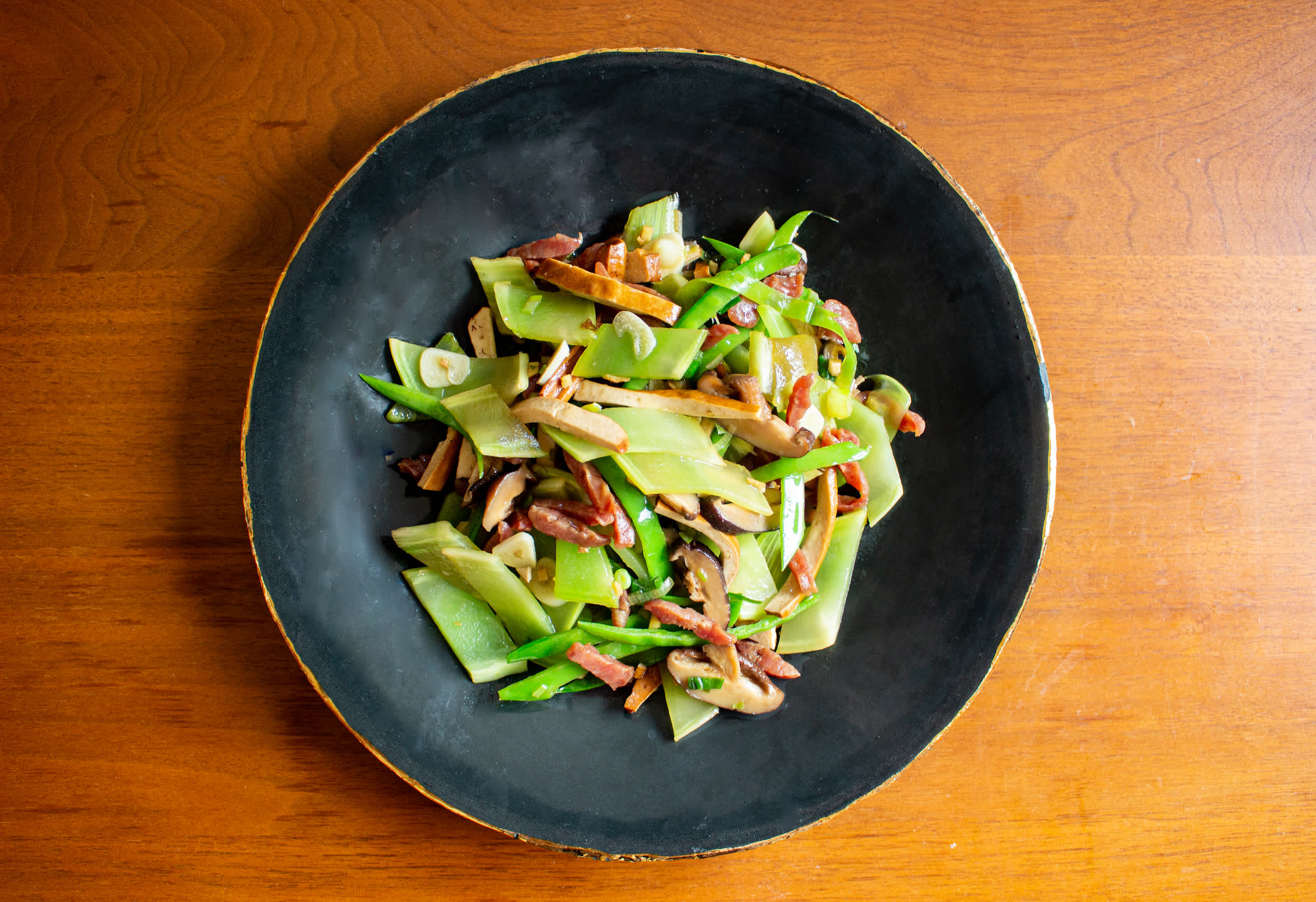 Sauteed celtuce and cantonese sausage
