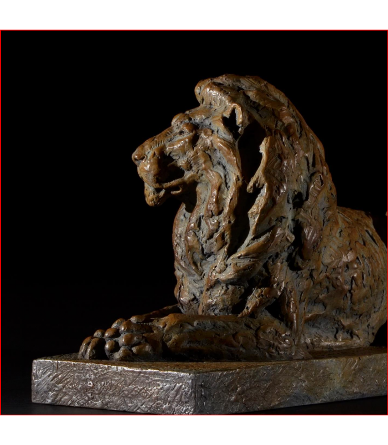 sculpture-bronze-lion-classic-with-a-twist-doellinger