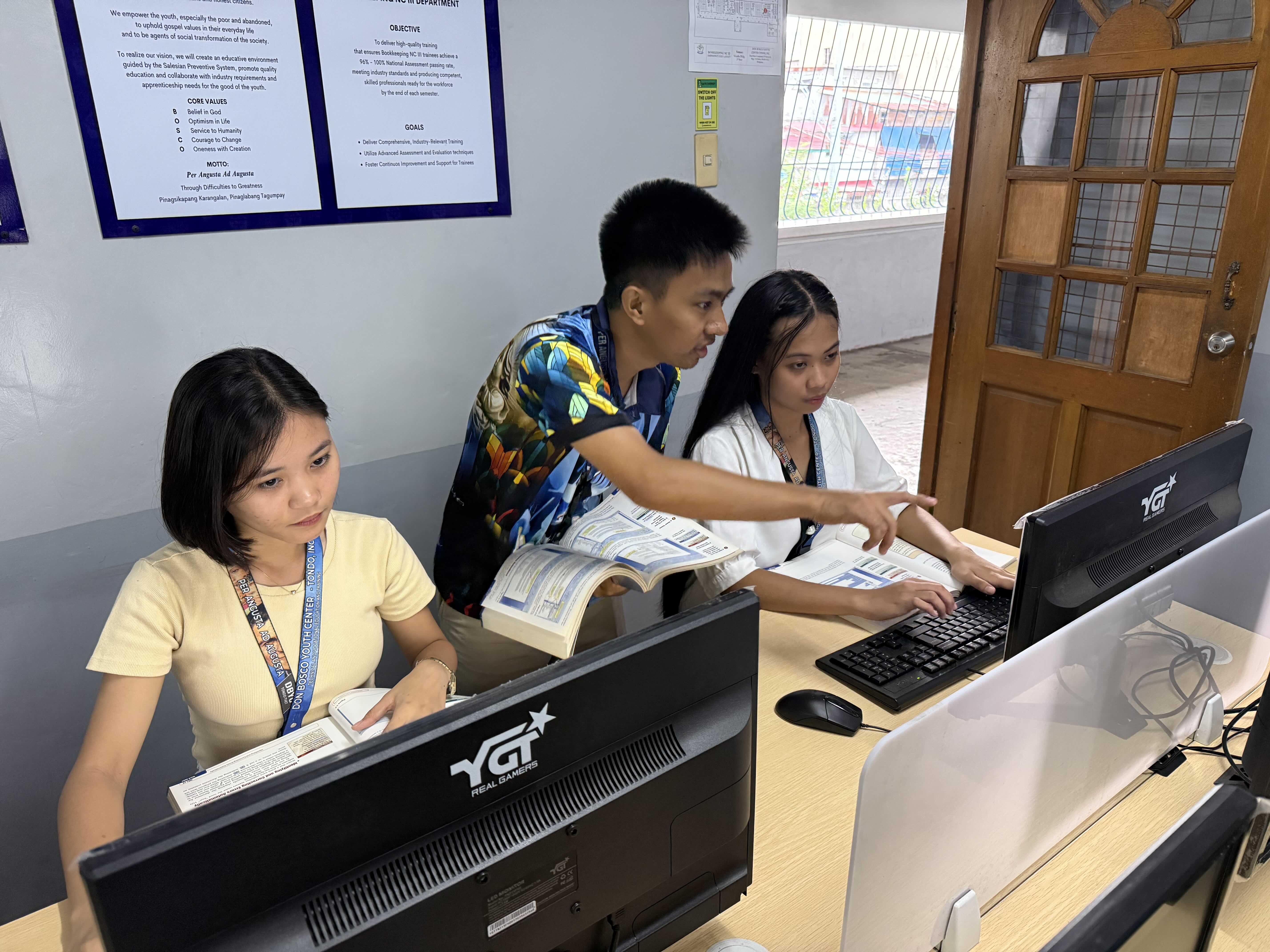 Mathew Rhea Computer Rhea Mae Tuezon's Goal is becoming a CPA | JDVSF