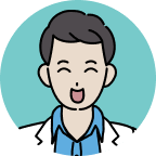 笑顔で満足そうな男性の薬剤師