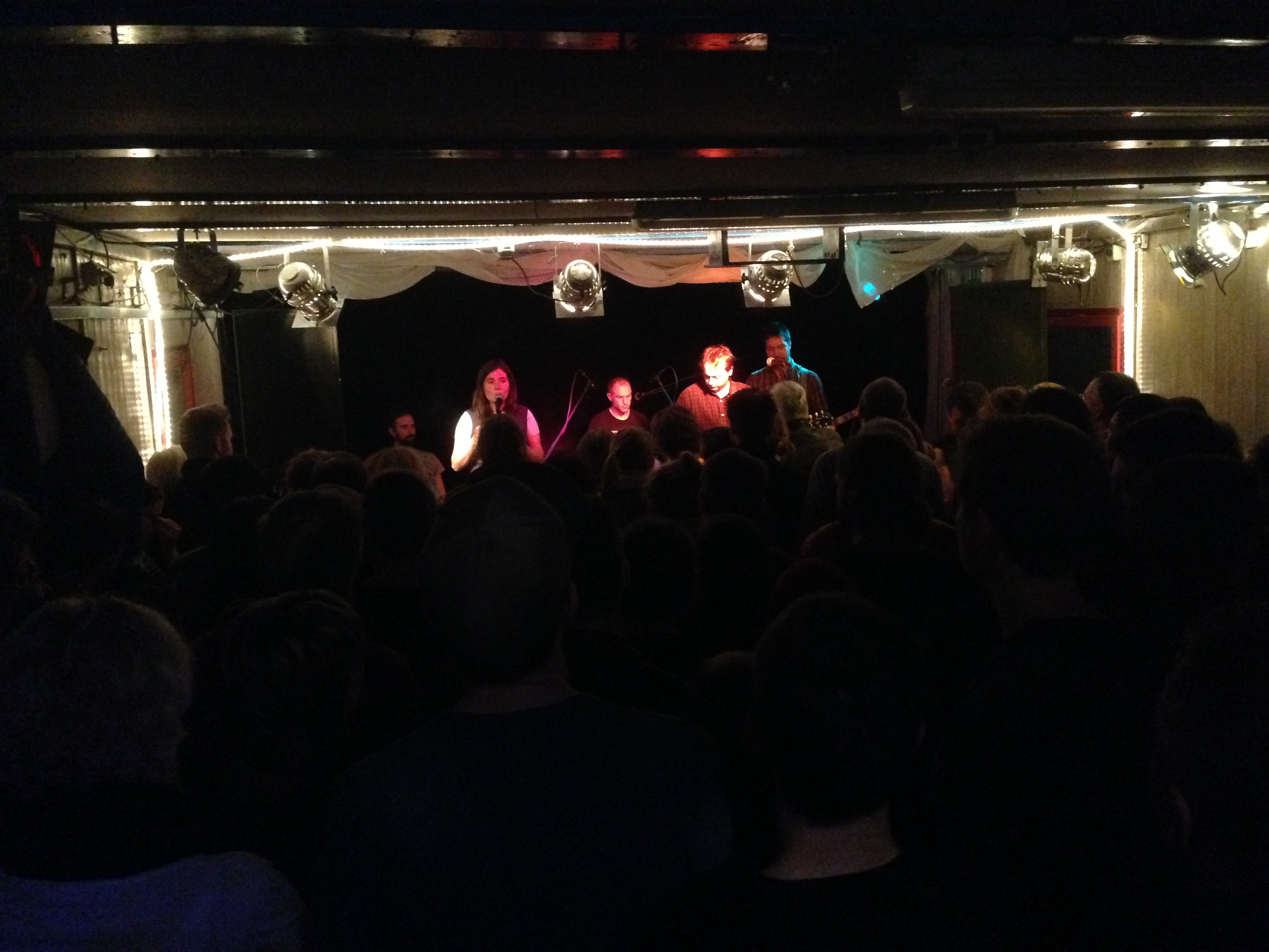 Clubkonzerte Clemence-Freschard-und-the-wave-pictures