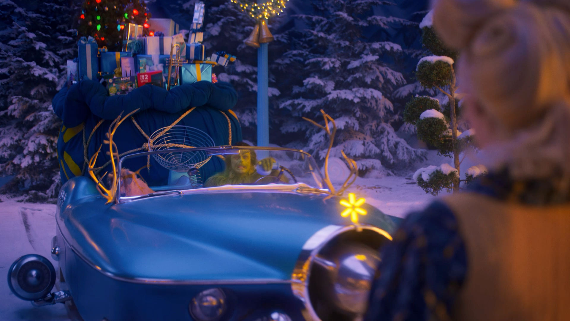 Grinch Delivers Longform-00-01-17-600