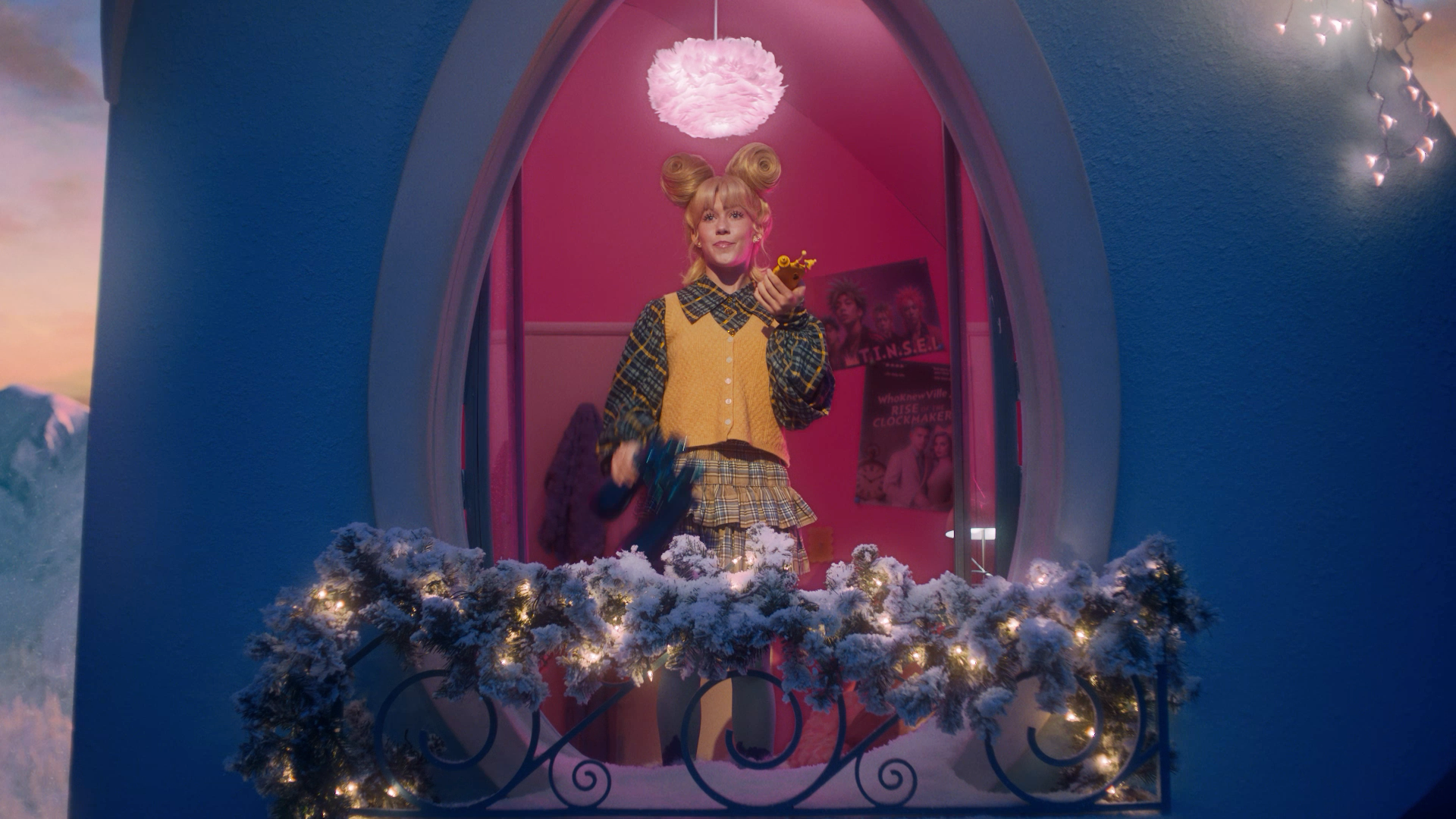 Grinch Delivers Longform-00-00-06-984