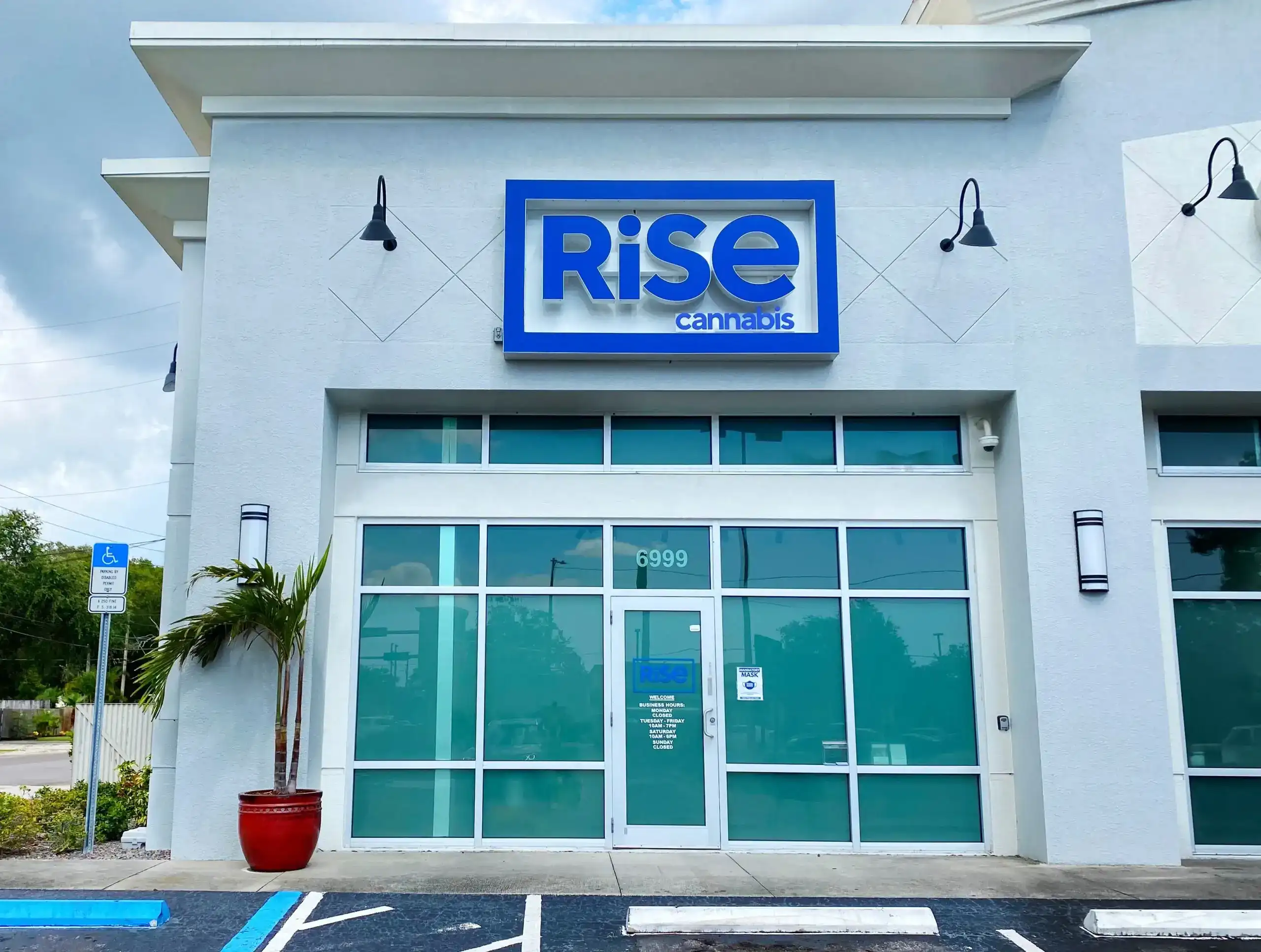 RISE-Marijuana-Dispensaries-in-Tampa-Pinellas-Park-scaled-1