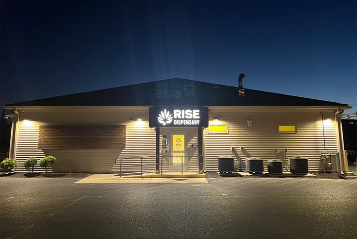 RISE Dispensary Steelton Storefront desk.webp