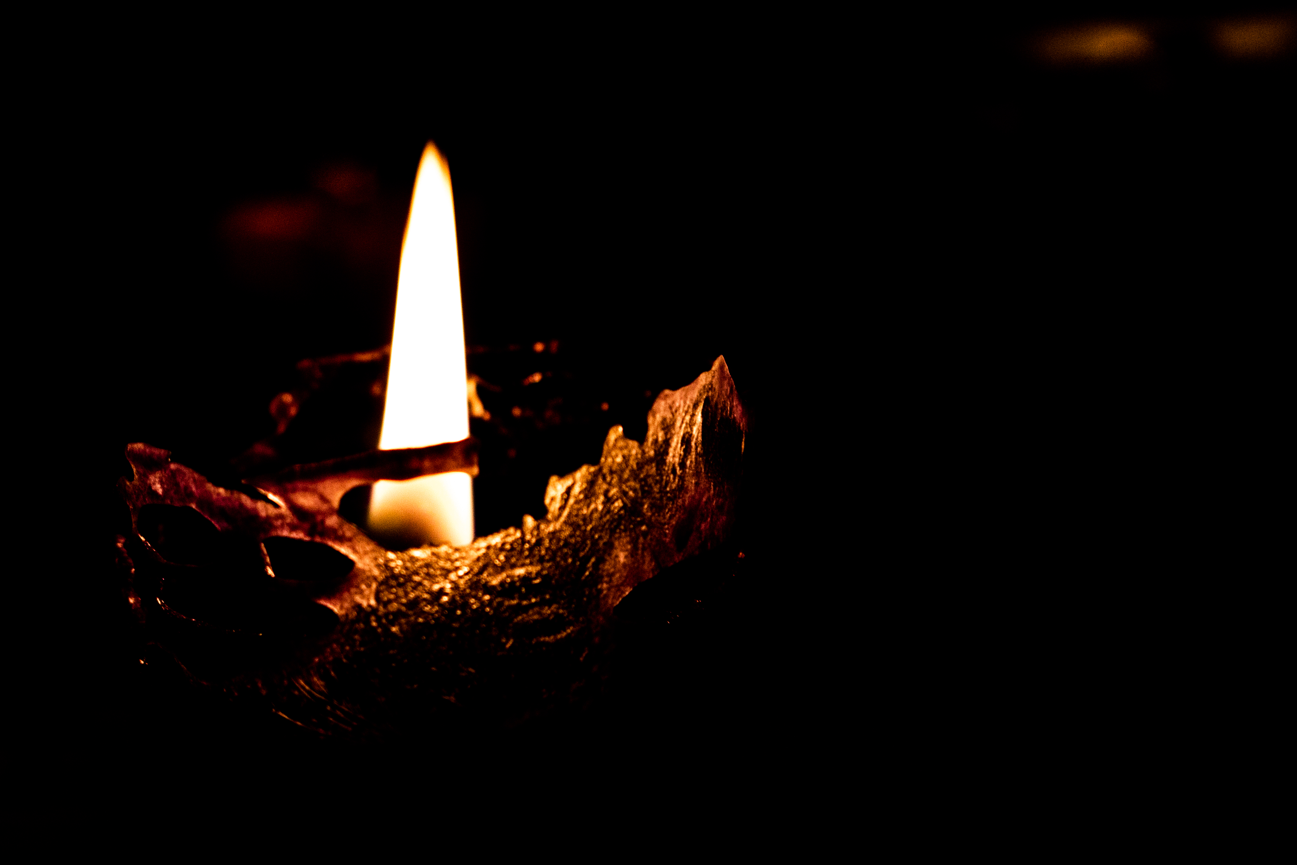A photograph of a candle.