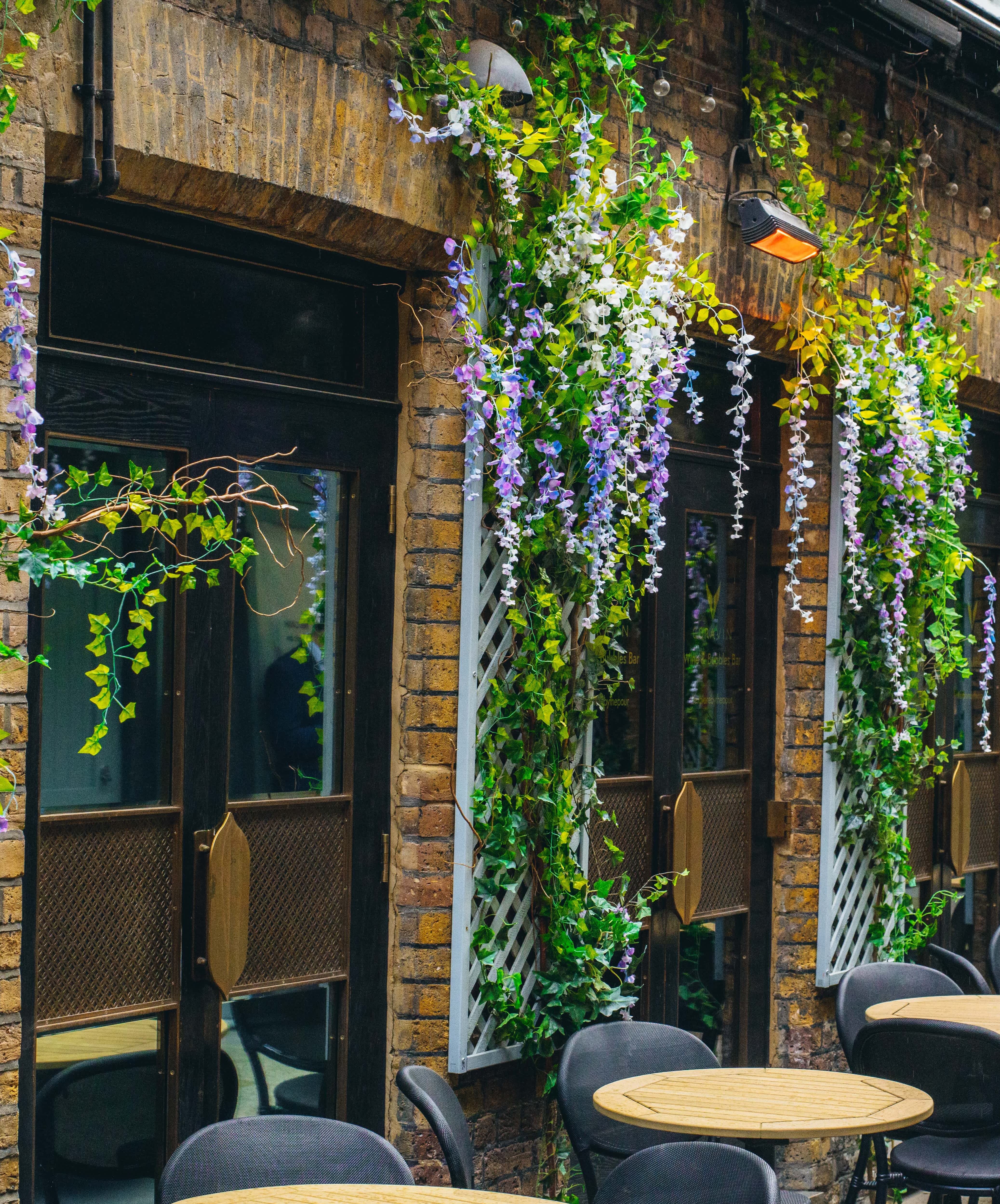 IMG-Coravin-Wine-And-Bubbles-Bar-London-64