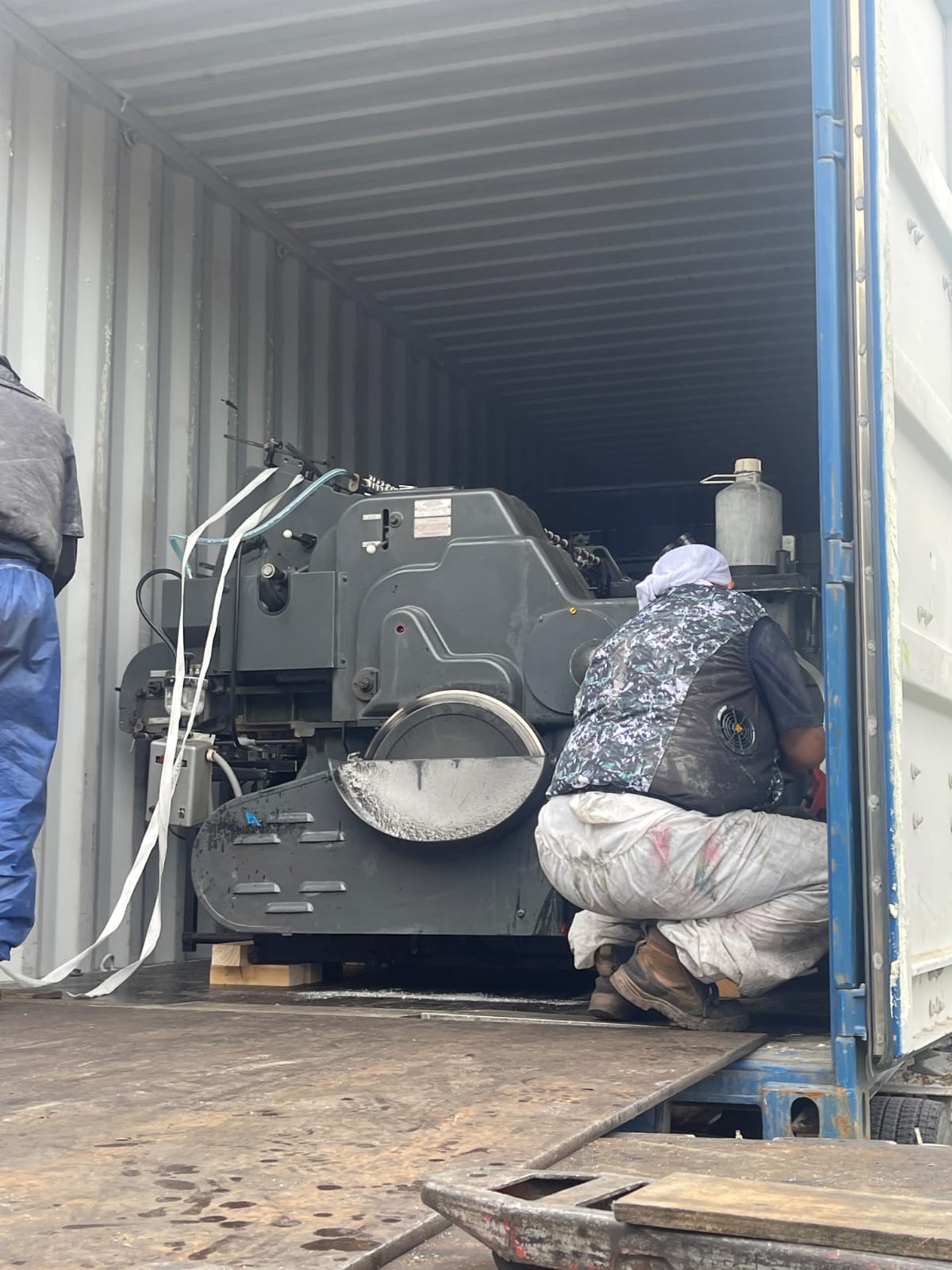 102 ZP + KORD HIGUCHI LOADING PHOTO From Japan π―π΅