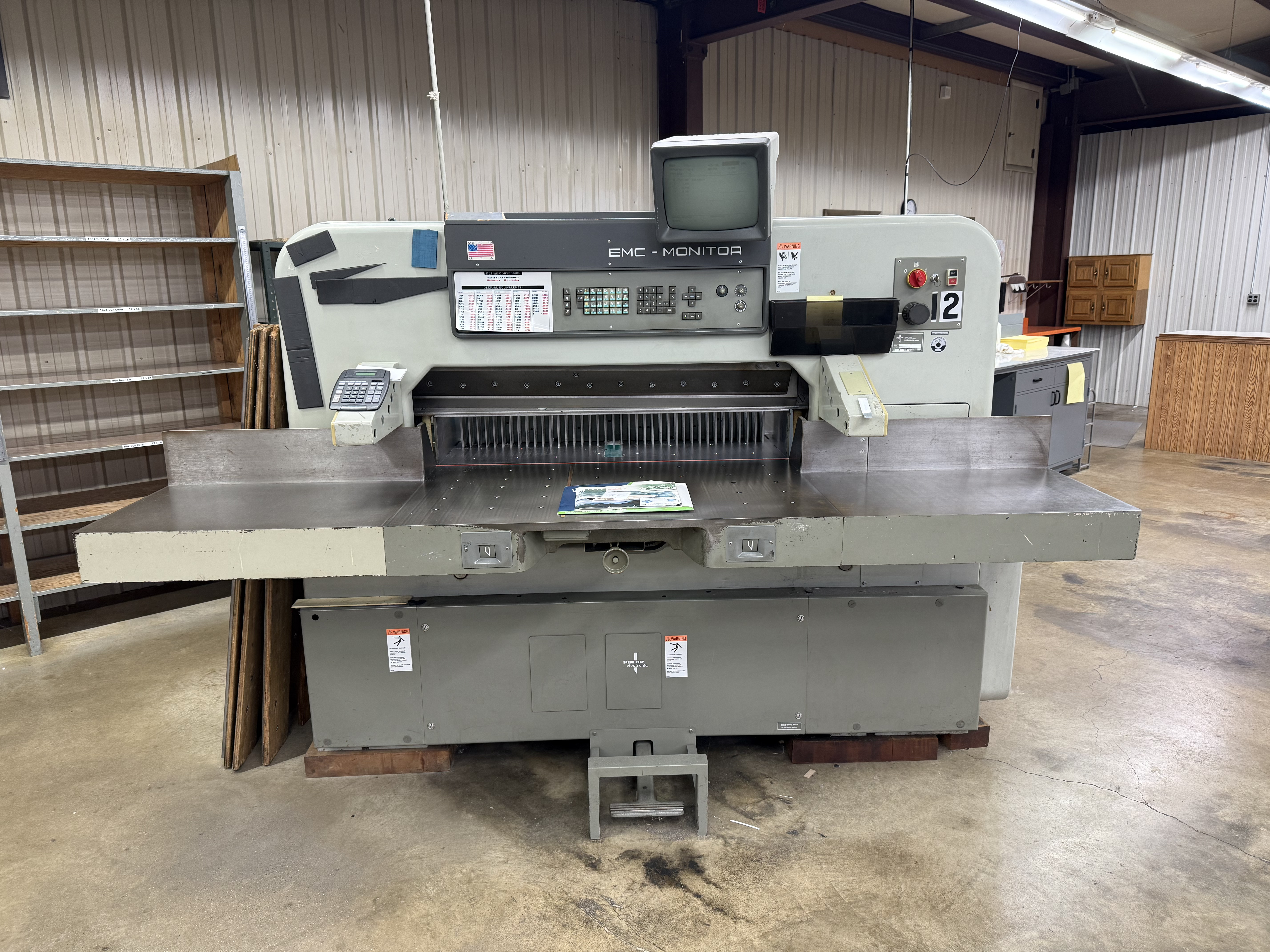POLAR EMC PAPER CUTTING MACHINE