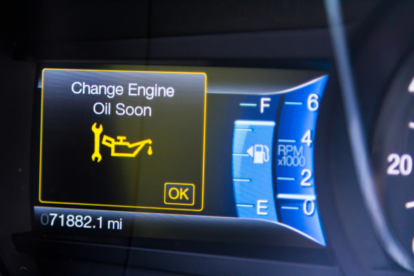 Car oil change light indicator