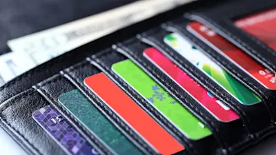 ¿Es mejor tener varias tarjetas de crédito o solo una?