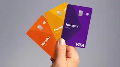 ¿Cuáles son las partes de una tarjeta de crédito o débito?