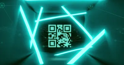 Código QR iluminado dentro de un túnel de luces de neón