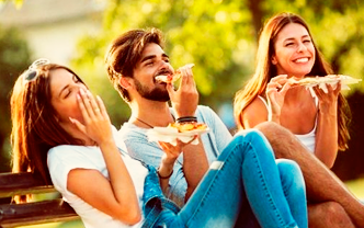 Compartí los beneficios de tu Naranja. Pedí tarjetas adicionales para tu familia y amigos.