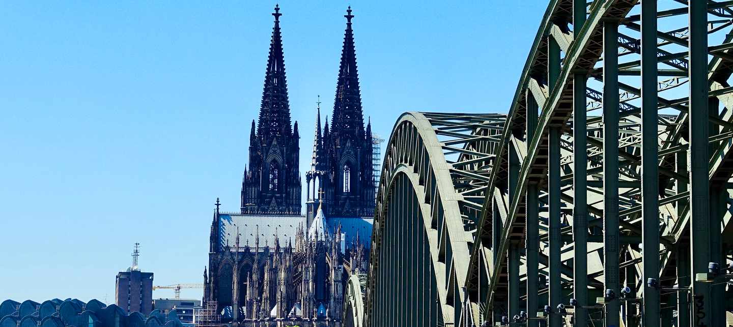 Hohenzollernbrücke und Dom Köln