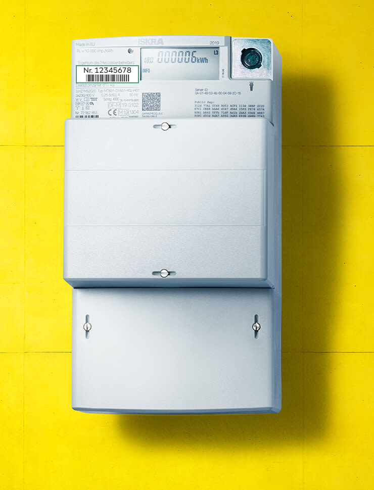 Digitaler Stromzähler, eine moderne Messeinrichtung, mit Zählernummer